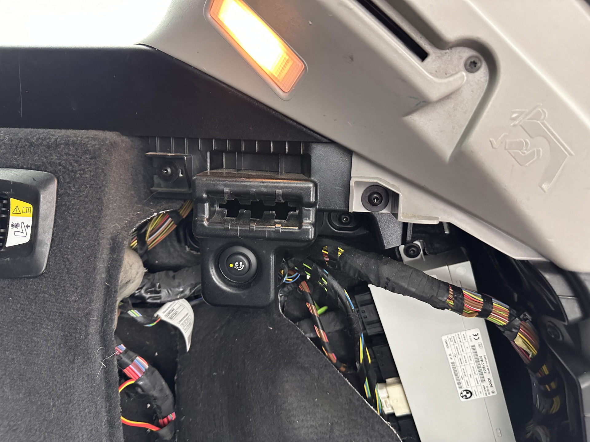 BMW 5-serie Touring 518d Executive Aut. *NAVI-FULLMAP | BI-XENON | CARPLAY |  LANE-ASSIST | TOWBAR | ECC | PDC | CRUISE | COMFORT-SEATS | AMBIENT-LIGHT | 17''ALU*