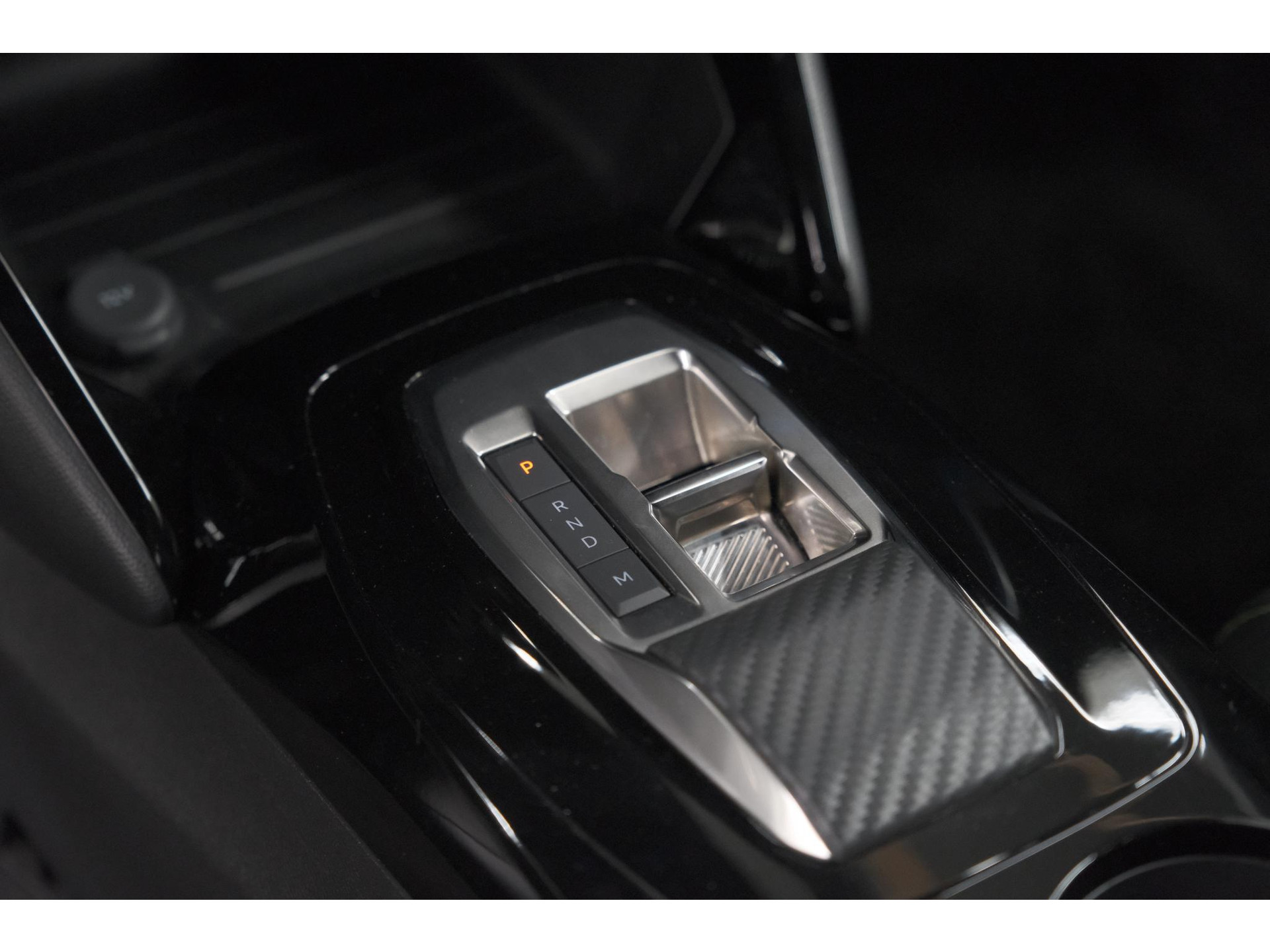 Peugeot 2008 1.2 Hybrid 136 GT | 360 Camera | Adaptieve Cruise Control | Navigatie | Dodehoekdetectie