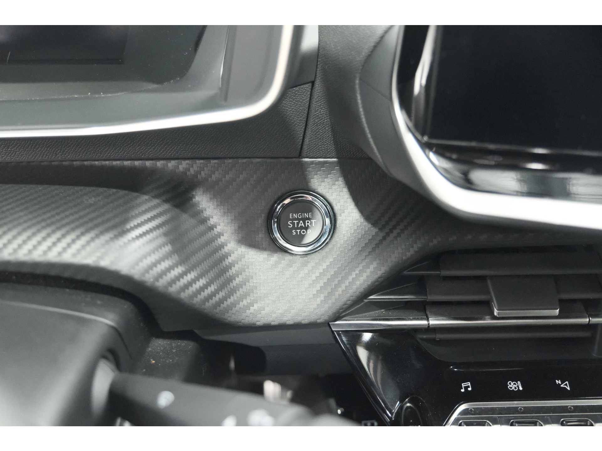Peugeot 208 PureTech 100 GT | Camera | Navigatie | Sfeerverlichting | Apple Carplay | Parkeersensoren