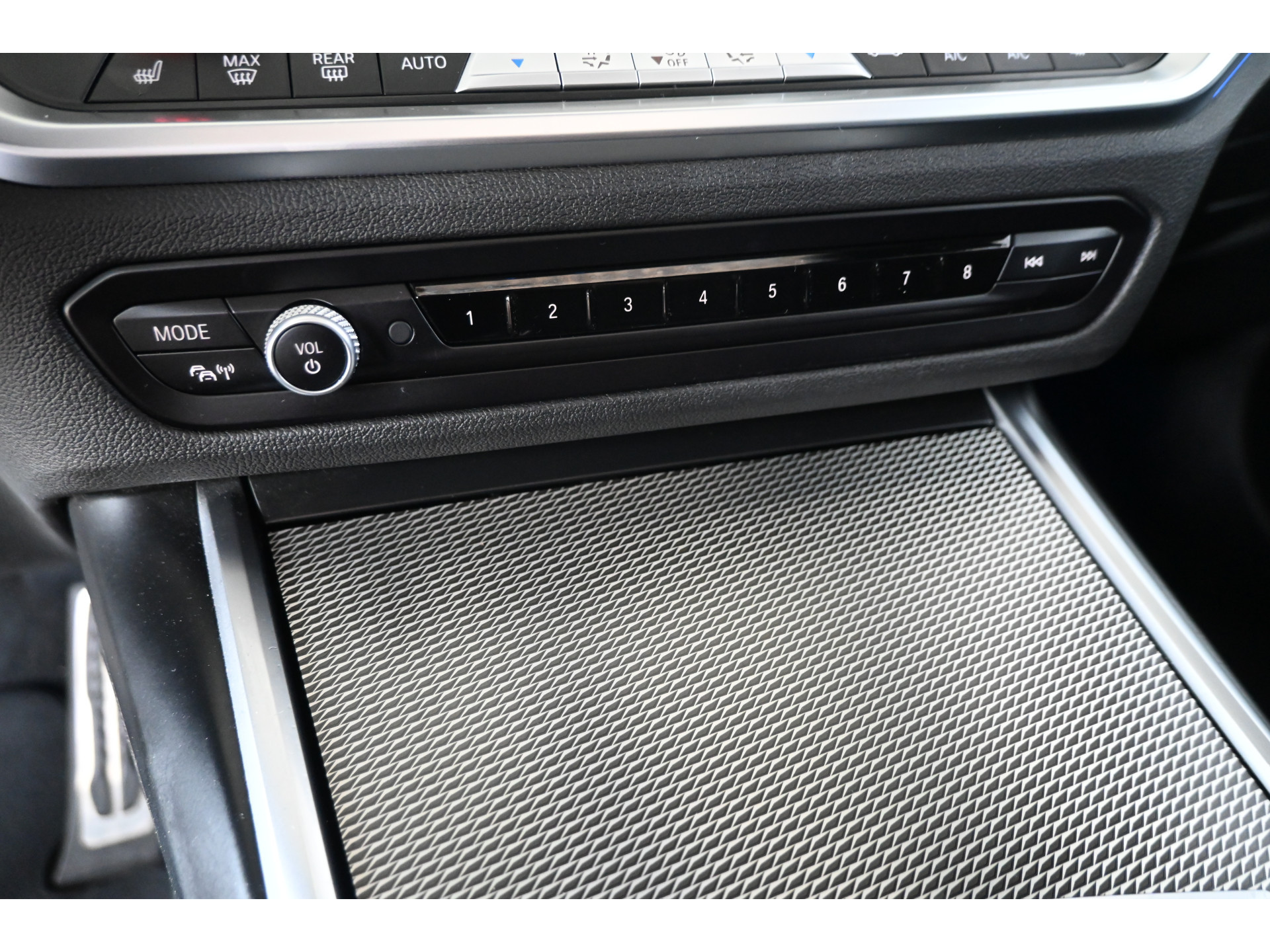 BMW 3-serie Touring 320i Automaat Business Edition Plus M-Pakket Navigatie LED Panoramadak Goed Onderhouden! Inruil Mogelijk!