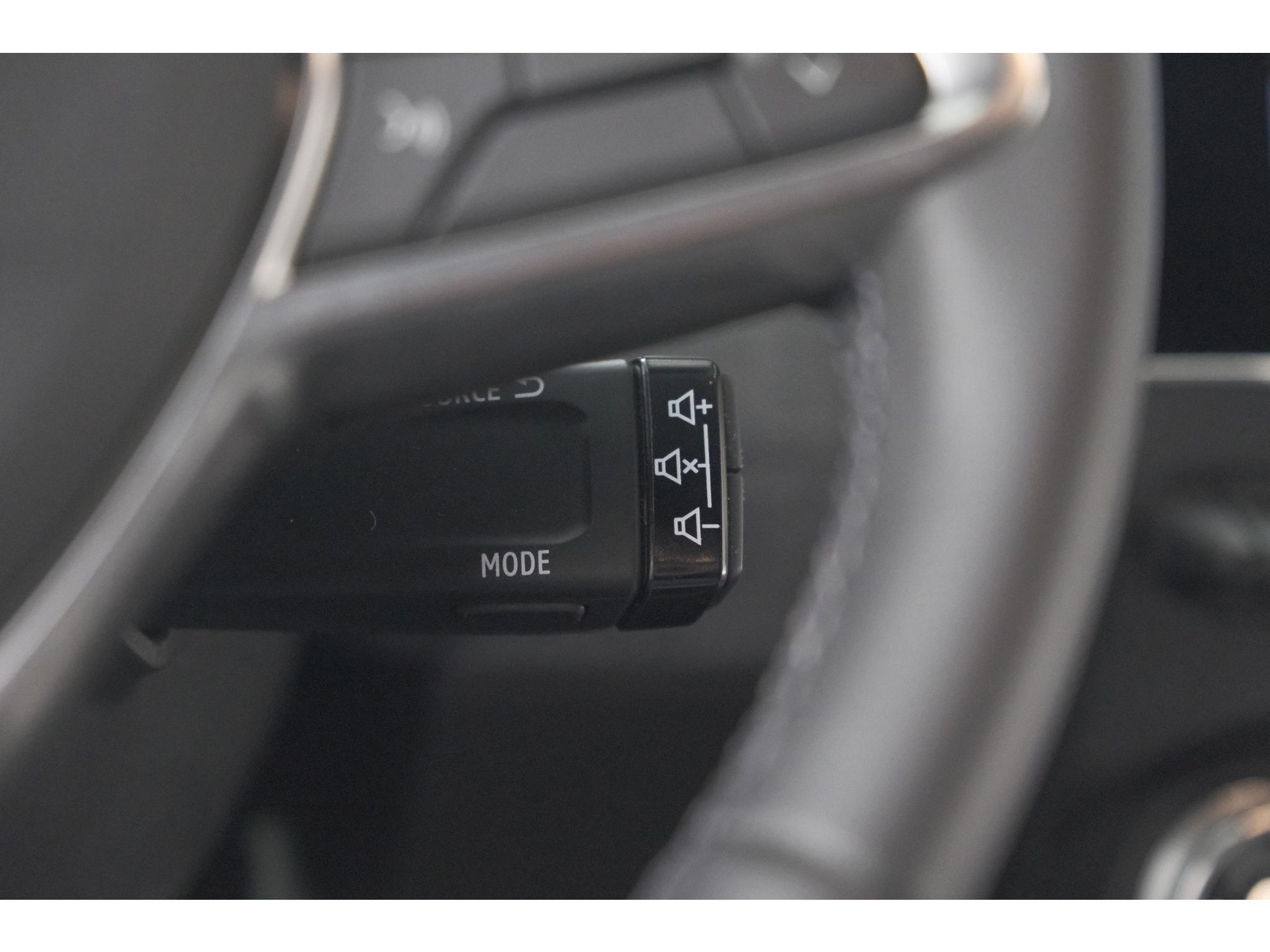 Renault Clio TCe 90 GPF Techno | 360 Camera | Adaptieve Cruise Control | 9.3 Inch Groot Scherm