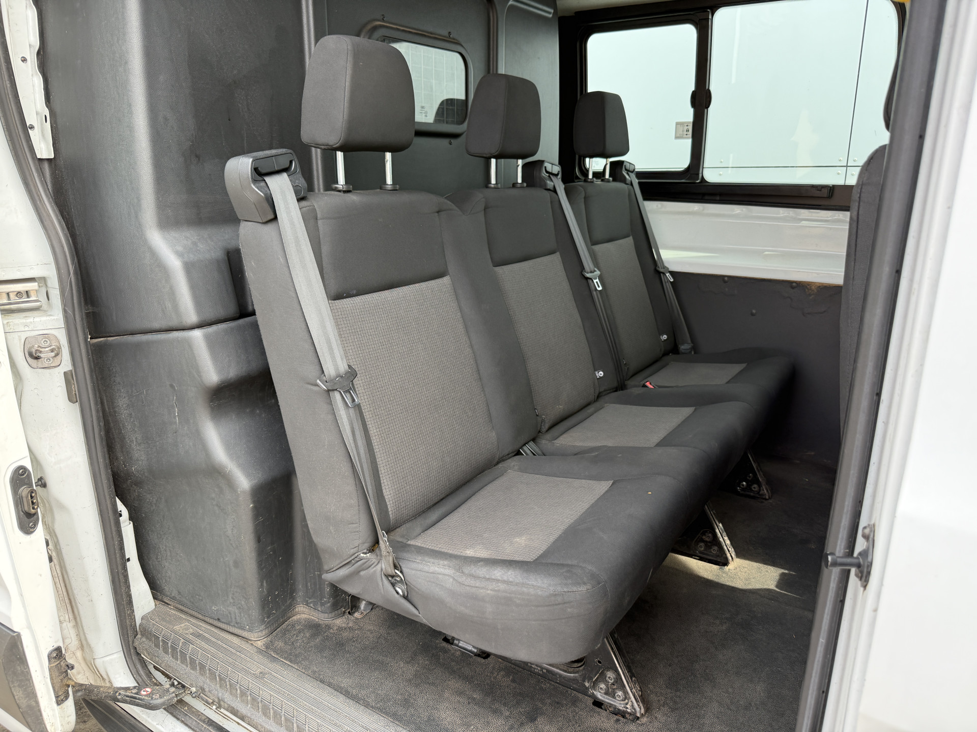 Ford Transit DC 2.0 TDCI L3H2 130PK 6-persoons Dubbele cabine L3H2 Trekhaak Parkeersensoren voor