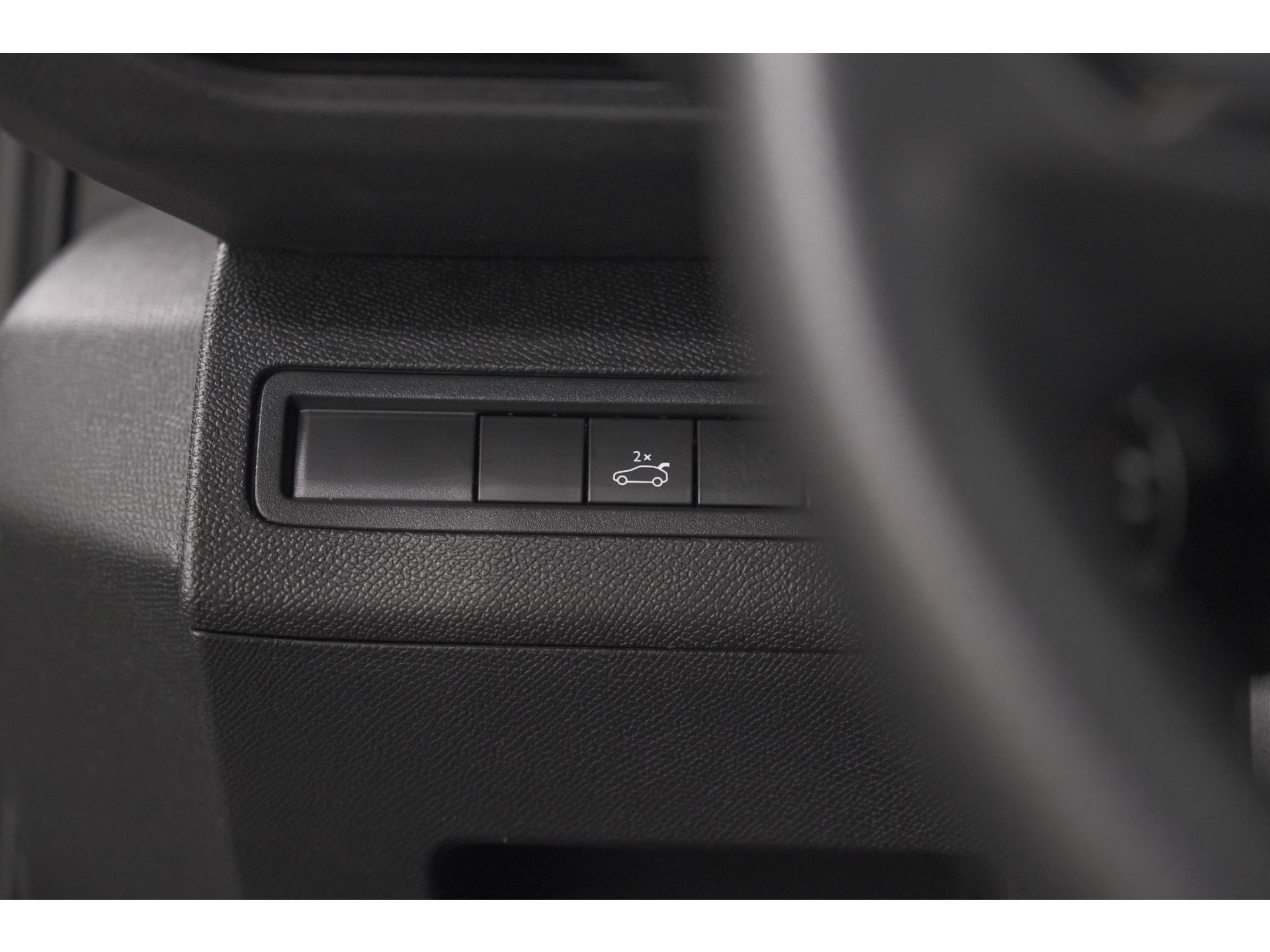 Peugeot 5008 PureTech 130 EAT8 GT-Line | Schuif-/Kanteldak | Trekhaak | Elektrische Kofferklep | Camera