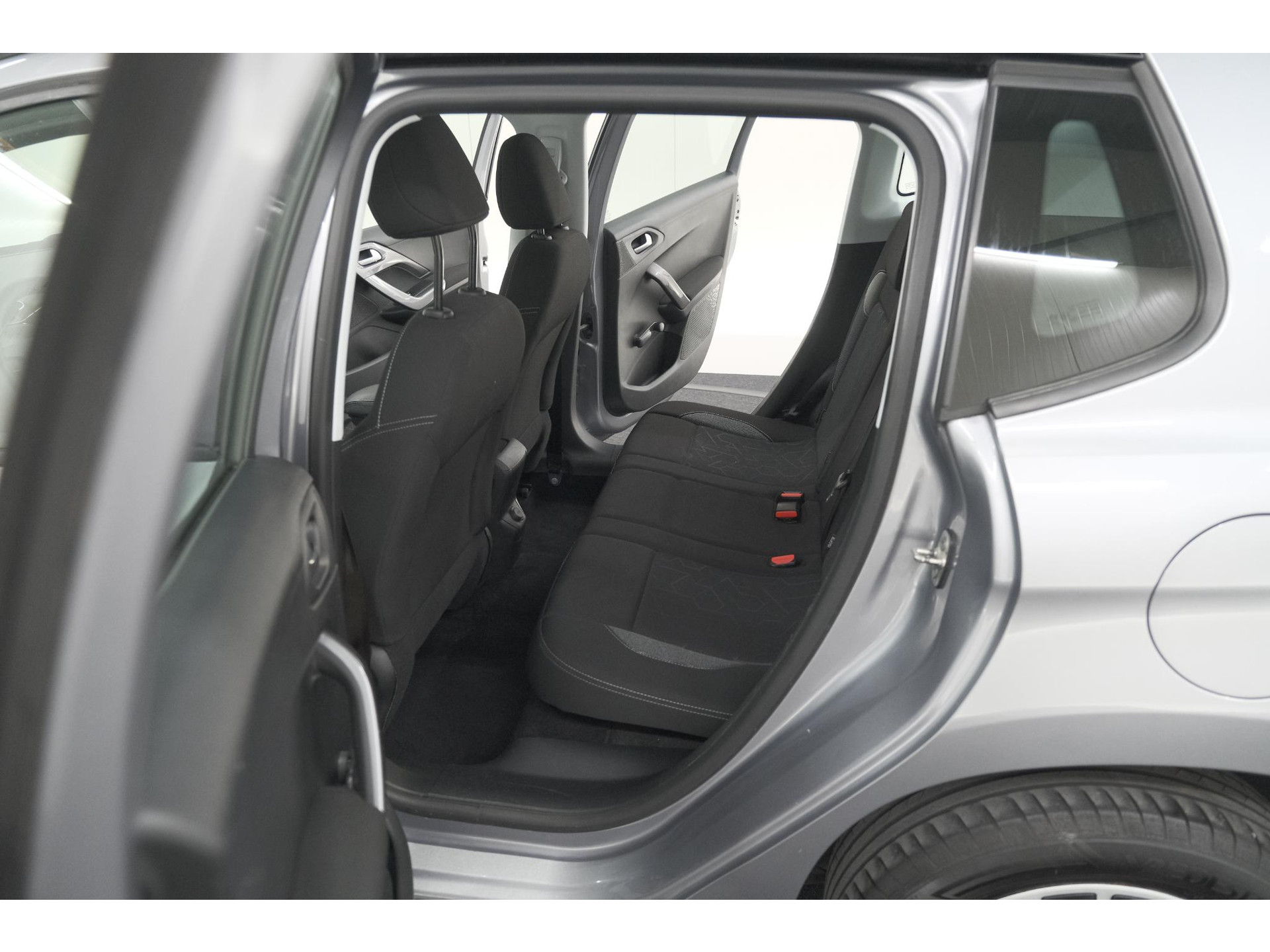 Peugeot 2008 PureTech 110 Blue Lion | Trekhaak | Apple Carplay | Parkeersensoren