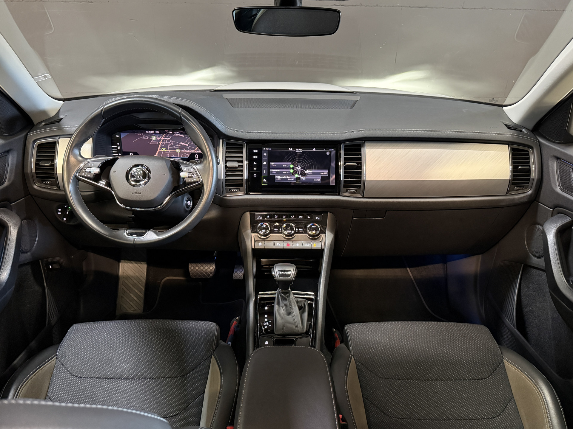 ŠKODA Kodiaq 1.5 TSI Business Edition | Panoramadak | Trekhaak | Apple Carplay | Dakdragers