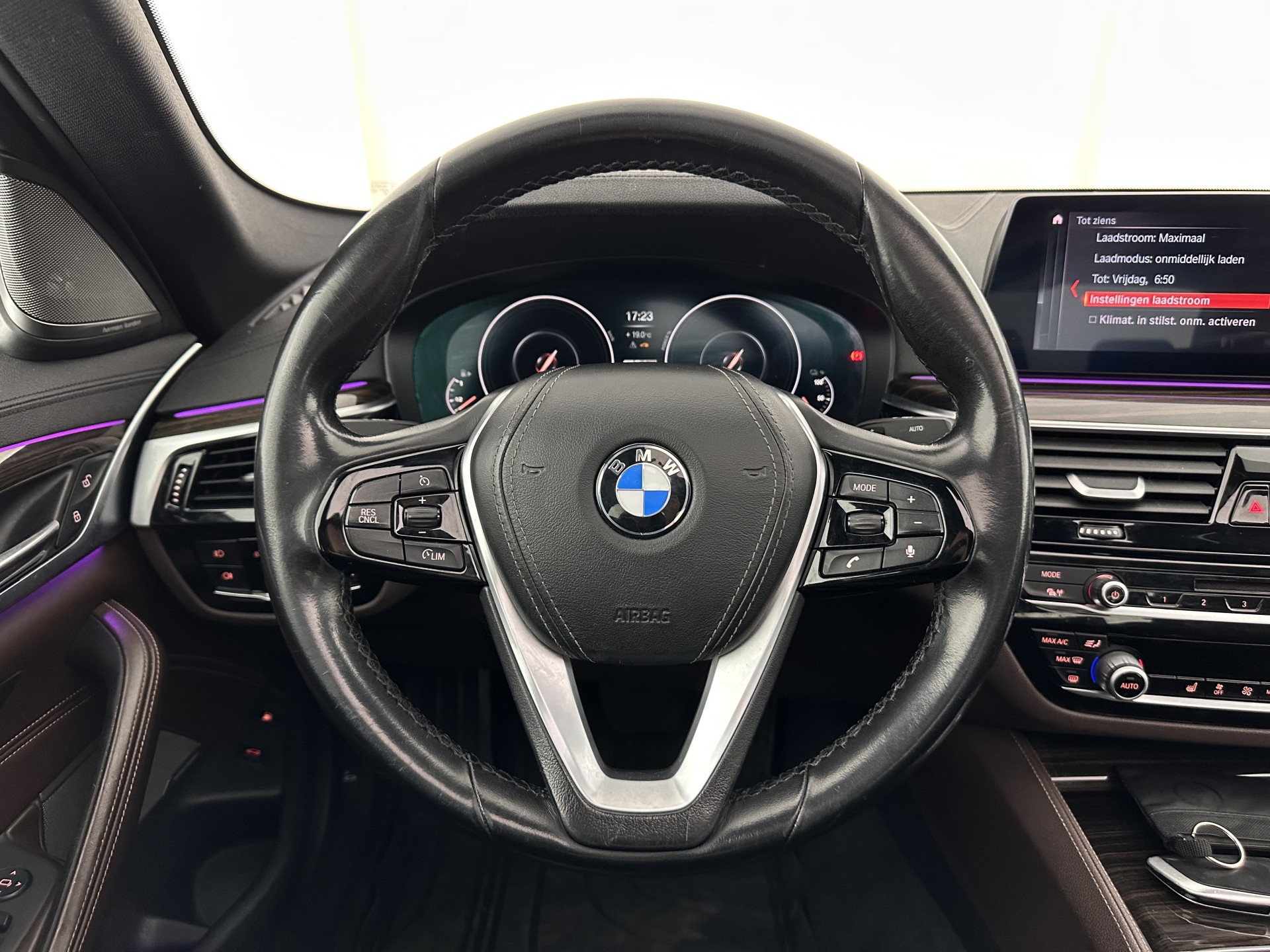 BMW 5-serie 530e iPerformance High Executive (Plug-in) Aut.*PANO | LEATHER | FULL-LED | TOPVIEW | KEYLESS | HARMAN/KARDON | BLINDSPOT | MEMORY-PACK | HEATED-COMFORTSEATS | DIGI-COCKPIT | AMBIENTLIGHT | NAVI-FULLMAP | 20''ALU*