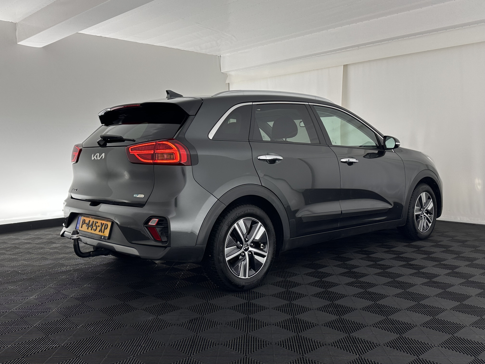 Kia Niro 1.6 GDi Hybrid ExecutiveLine (INCL-BTW) Aut. *PANO |  LEATHER | FULL-LED | NAVI-FULLMAP | DIGI-COCKPIT | HEATED-COMFORTSEATS | CAMERA | DAB+ | KEYLESS | ECC | SHIFTPADDLES | ADAPTIVE-CRUISE | LANE-ASSIST | 16"ALU*