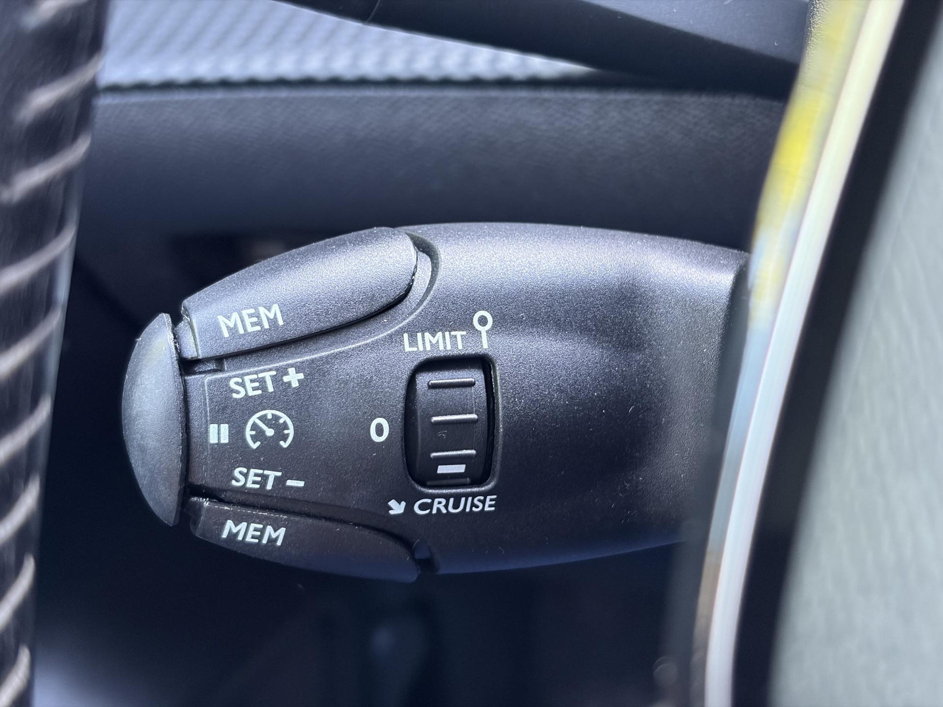 Peugeot 208 1.2 PureTech Blue Lease Active 2e Eigenaar,Navi,D-riem vv 07-2025,Pdc,Clima,Cruise,Rijstrooksensor,N.A.P,Bj 12-2019,Apk tot 08-2027