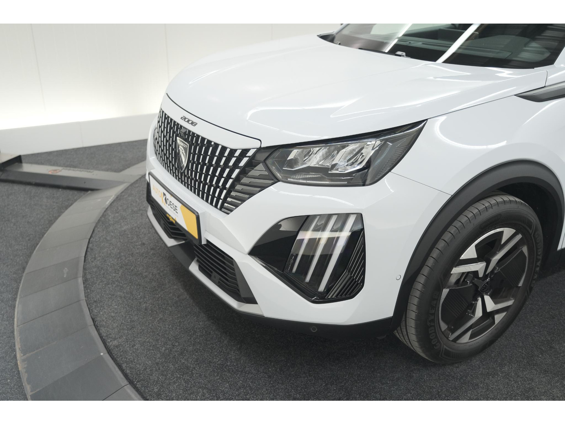 Peugeot 2008 PureTech 100 Allure | 360 Camera | Dodehoekdetectie | Navigatie | Apple Carplay