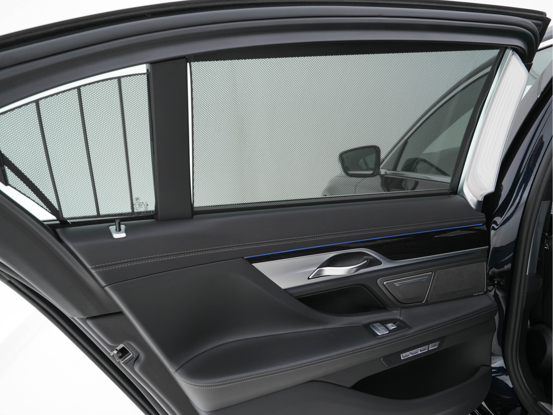 BMW 7-serie 750i Long M-Aerodynamic xDrive High Executive Aut. *PANO | DESIGN-LEATHER | LASER-LED | SOFTCLOSE |TOPVIEW | HARMAN/KARDON-SOUND | MEMORY-PACK | NAVI-FULLMAP | KEYLESS | ADAPTIVE-CRUISE | HEAD-UP | MASSAGE/HEATED/COOLED-COMFORT-SEATS | .