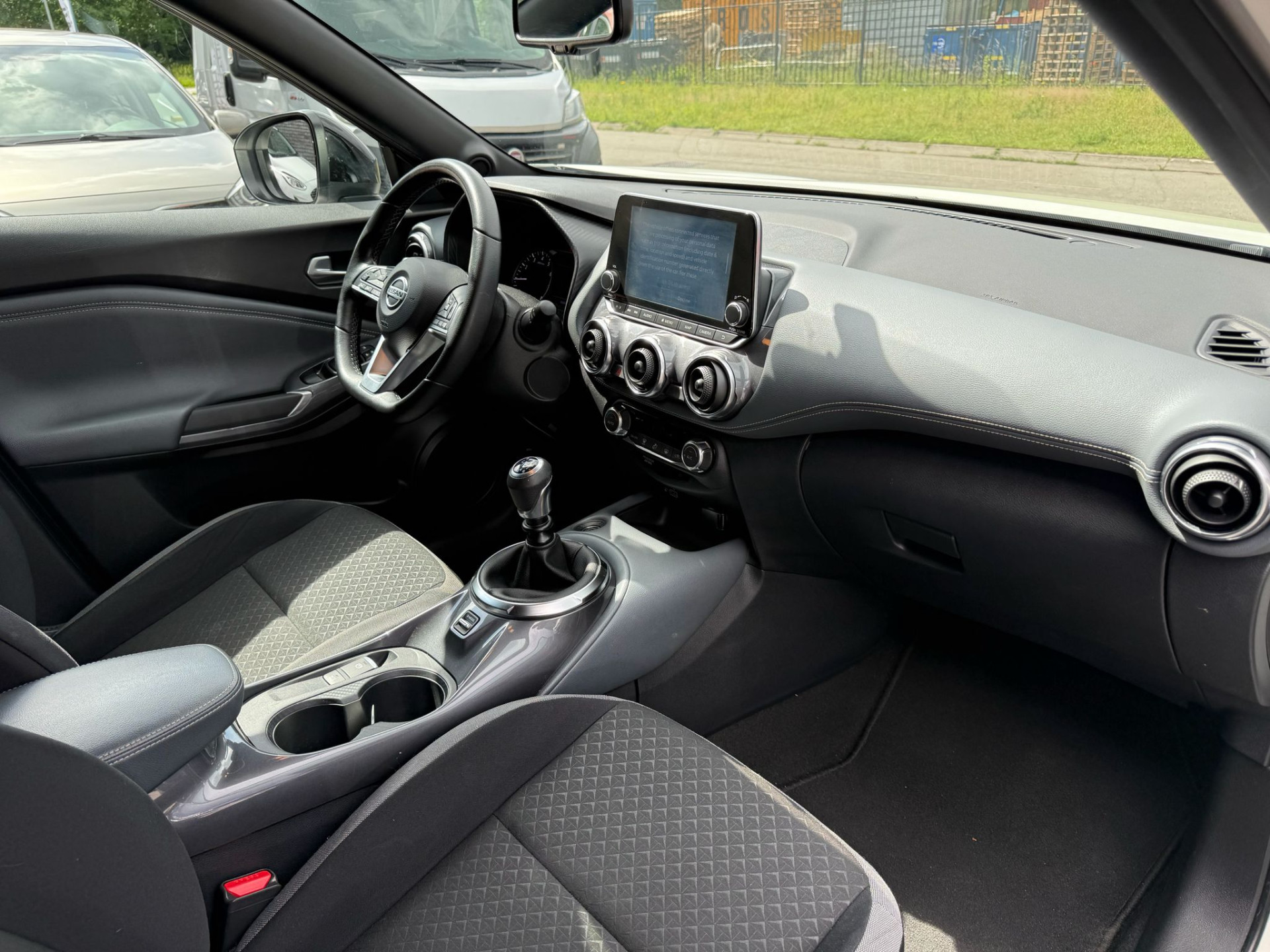 Nissan Juke 1.0 DIG-T N-Connecta | 2E EIGENAAR | 3/6/12MND GARANTIE | 19INCH | NAVI | LED | CARPLAY | CRUISE |