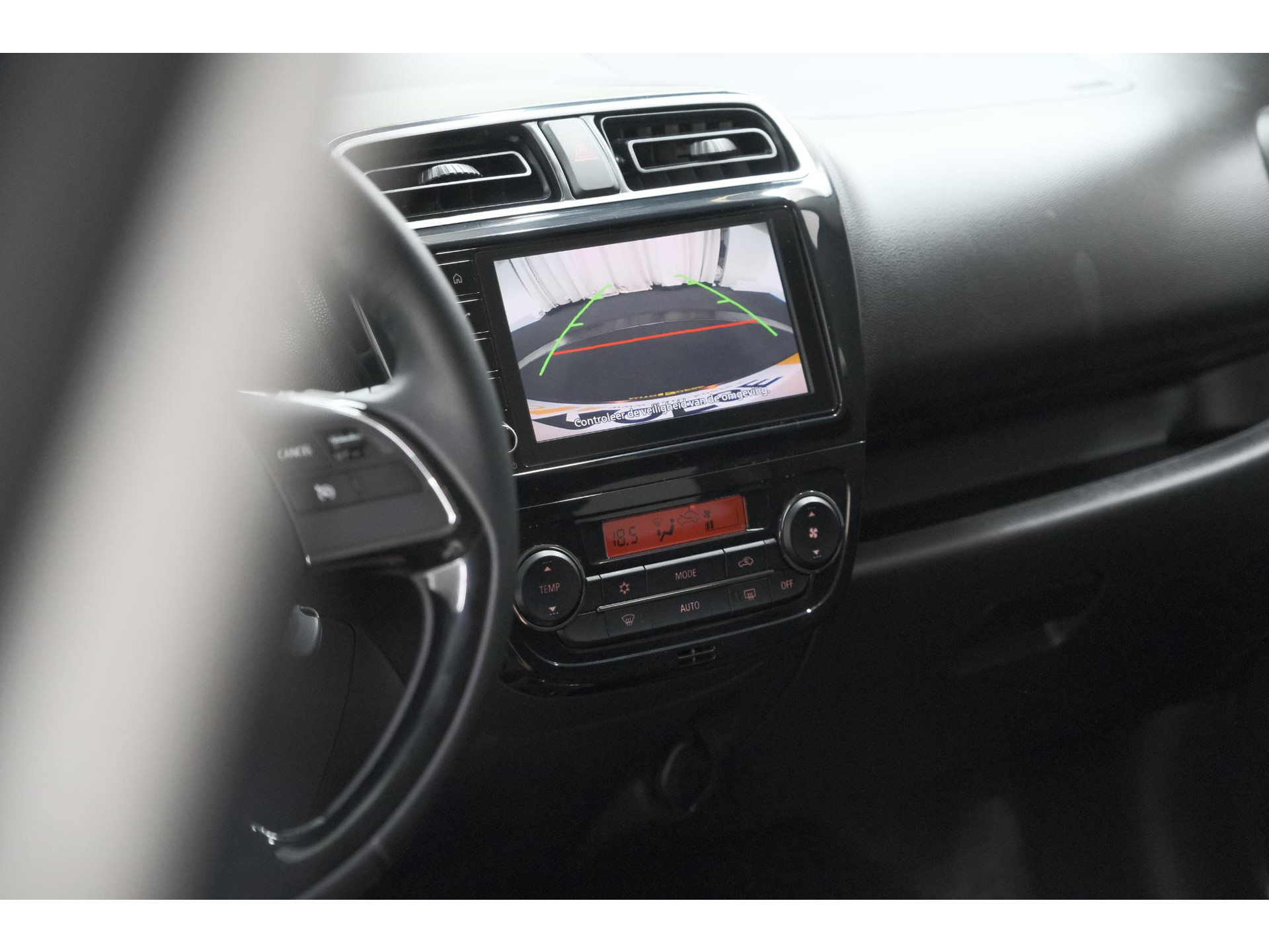 Mitsubishi Space Star 1.2 Intense | AUTOMAAT! | Apple Carplay | Allseason Banden | Climate Control