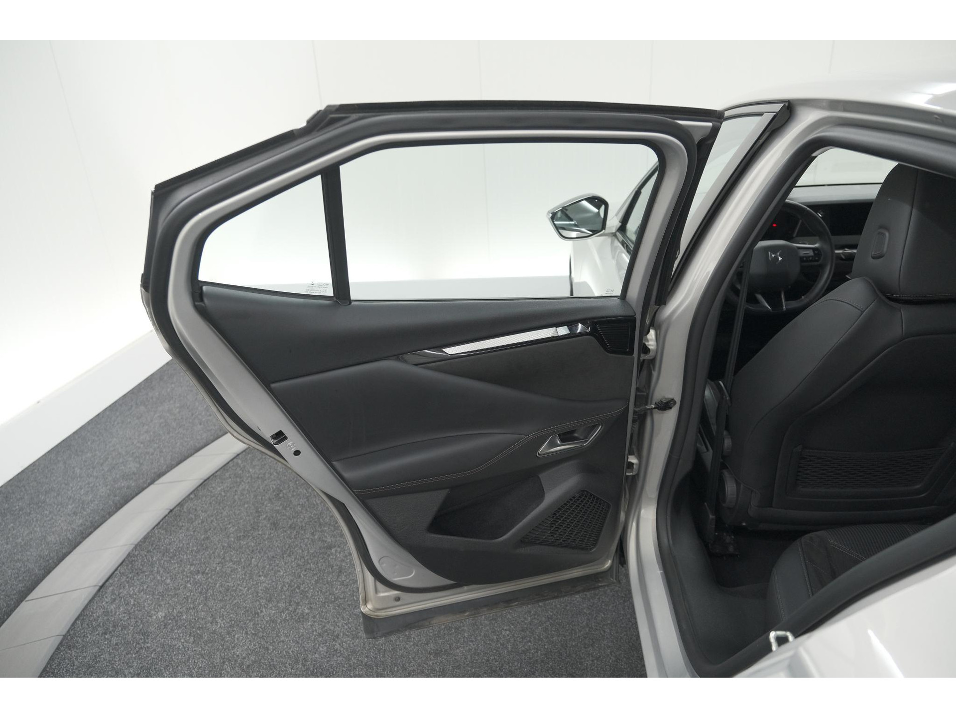 DS 4 PureTech 130 EAT8 Performance Line | Camera | Apple Carplay | Alcantara® bekleding | Parkeersensensoren