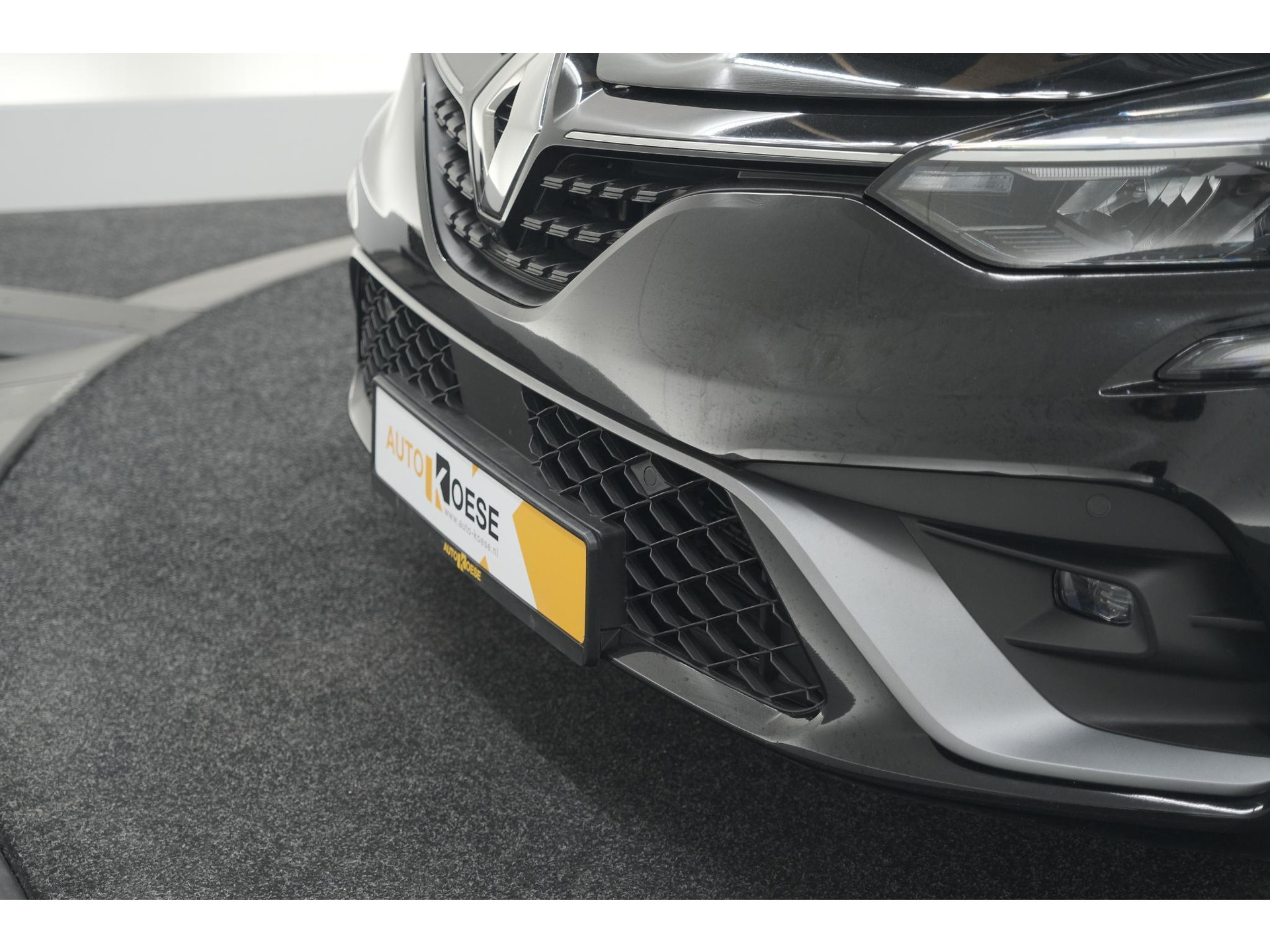 Renault Clio 1.6 E-Tech Hybrid 140 R.S. Line | 360 Camera | Apple Carplay | 9.3 Inch Groot Scherm | Sportstoelen