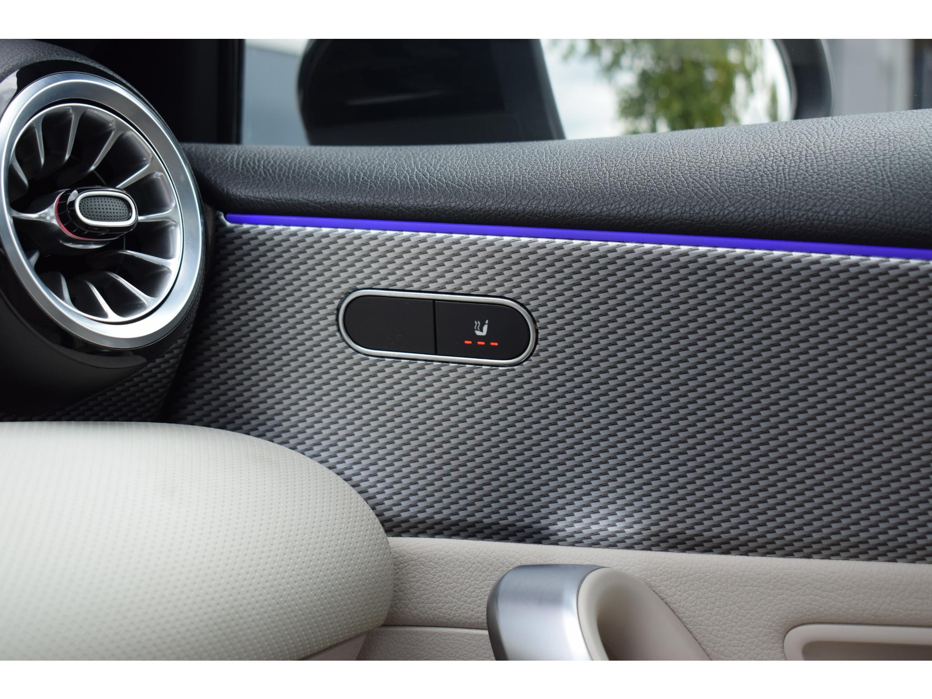 Mercedes-Benz A-klasse 250 e Business Solution Luxury Limited | Pano | Leer | Burmester | SOH: 94,3% | Stoelverwarming