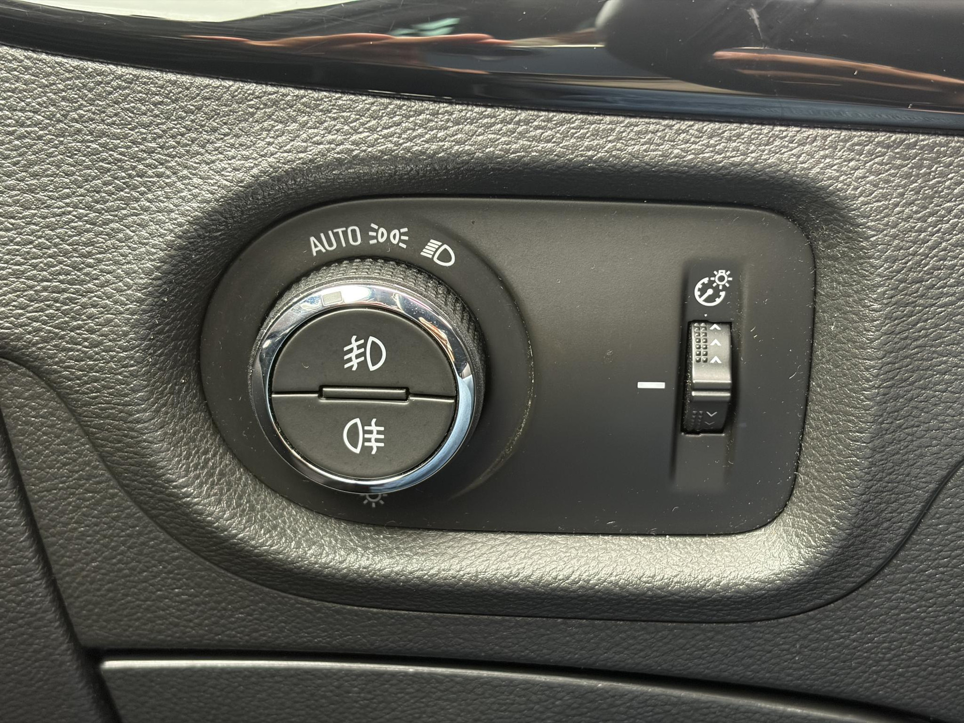 Opel Astra 1.4 Innovation ✓150pk✓Camera✓2e Eigenaar✓Carplay✓Pano✓Stoelverw✓Stuurverw✓Leder✓Navi✓Trekhaak✓Net beurt gehad✓Automaat✓Keyless✓Clima✓Cruise✓Pdc V+A✓105pk✓N.A.P✓17''Lm velgen✓Rijstrooksensor✓Apk tot 09-2027
