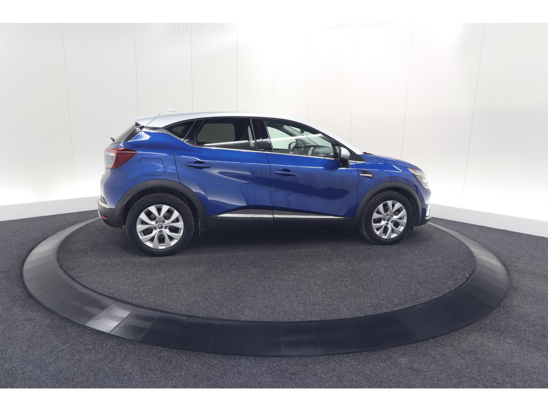 Renault Captur 1.6 E-Tech Plug-in Hybrid 160 Intens | Camera | 9.3 Inch Groot Scherm | Apple Carplay | Parkeersensoren