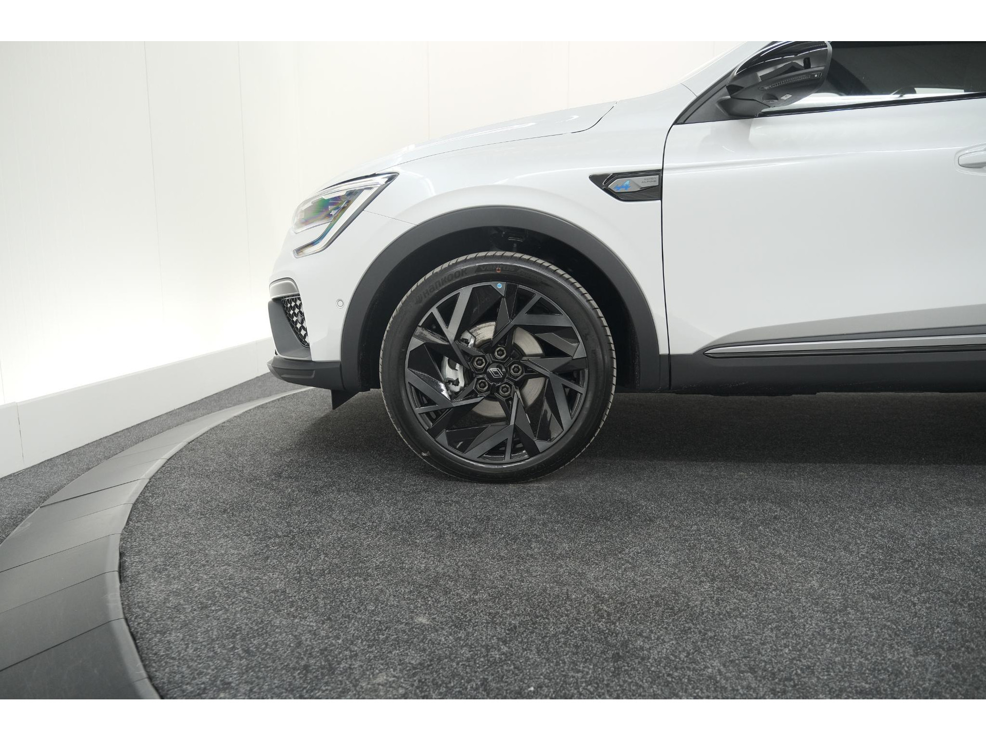 Renault Arkana 1.6 E-Tech hybrid 145 Esprit Alpine | 360 Camera | Adaptieve Cruise Control | Pack Winter | Dodehoekdetectie