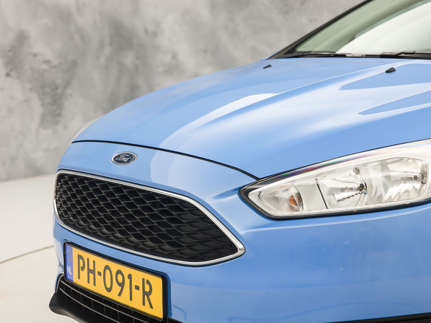 Ford Focus 1.0 Sport (NAVIGATIE, LM VELGEN, PARKEERSENSOREN, TREKHAAK, SPORTSTOELEN, CRUISE, NIEUWSTAAT)