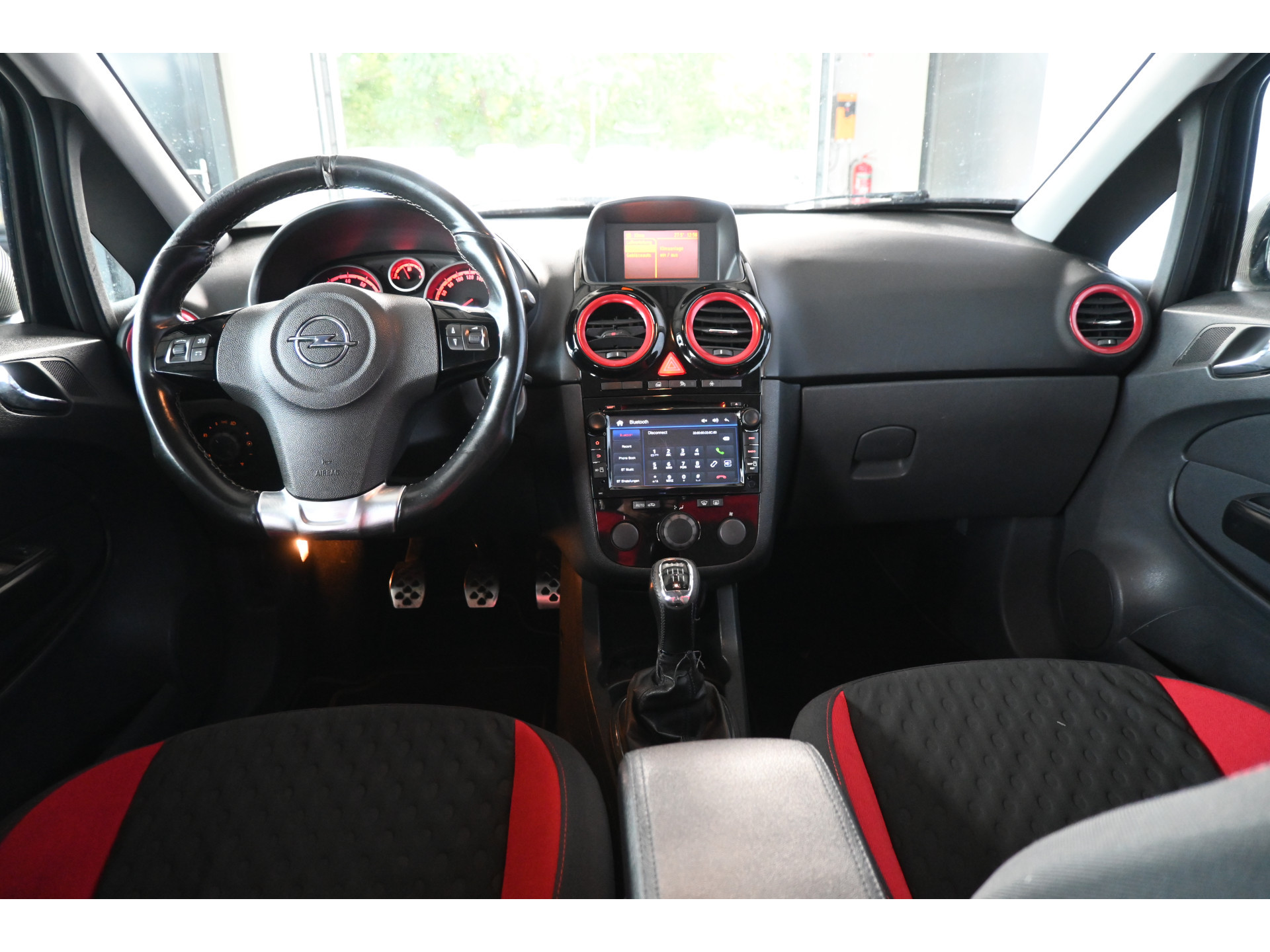 Opel Corsa 1.6-16V GSI 150 PK! Cruise control Lichtmetaal Navigatie Xenon Elektrisch Pakket Inruil Mogelijk!