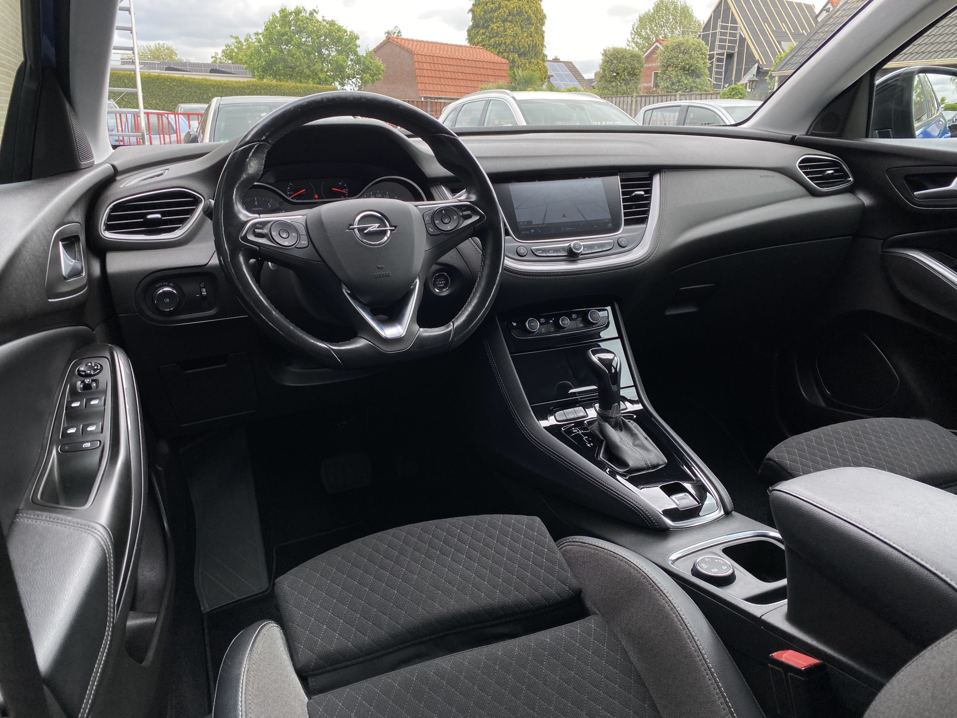 Opel Grandland X 1.2 Turbo Ultimate 130 pk AUT. | dealer onderhouden | navigatie | 360 camera | elektr. a. klep | stoel-stuurverw.