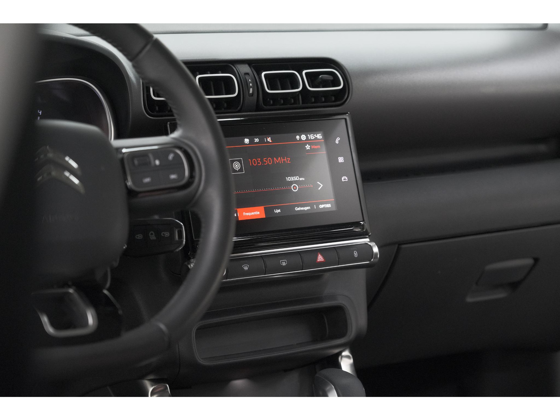 Citroen C3 Aircross PureTech 130 EAT6 Shine | Parkeersensoren | Apple Carplay | Stoelverwarming