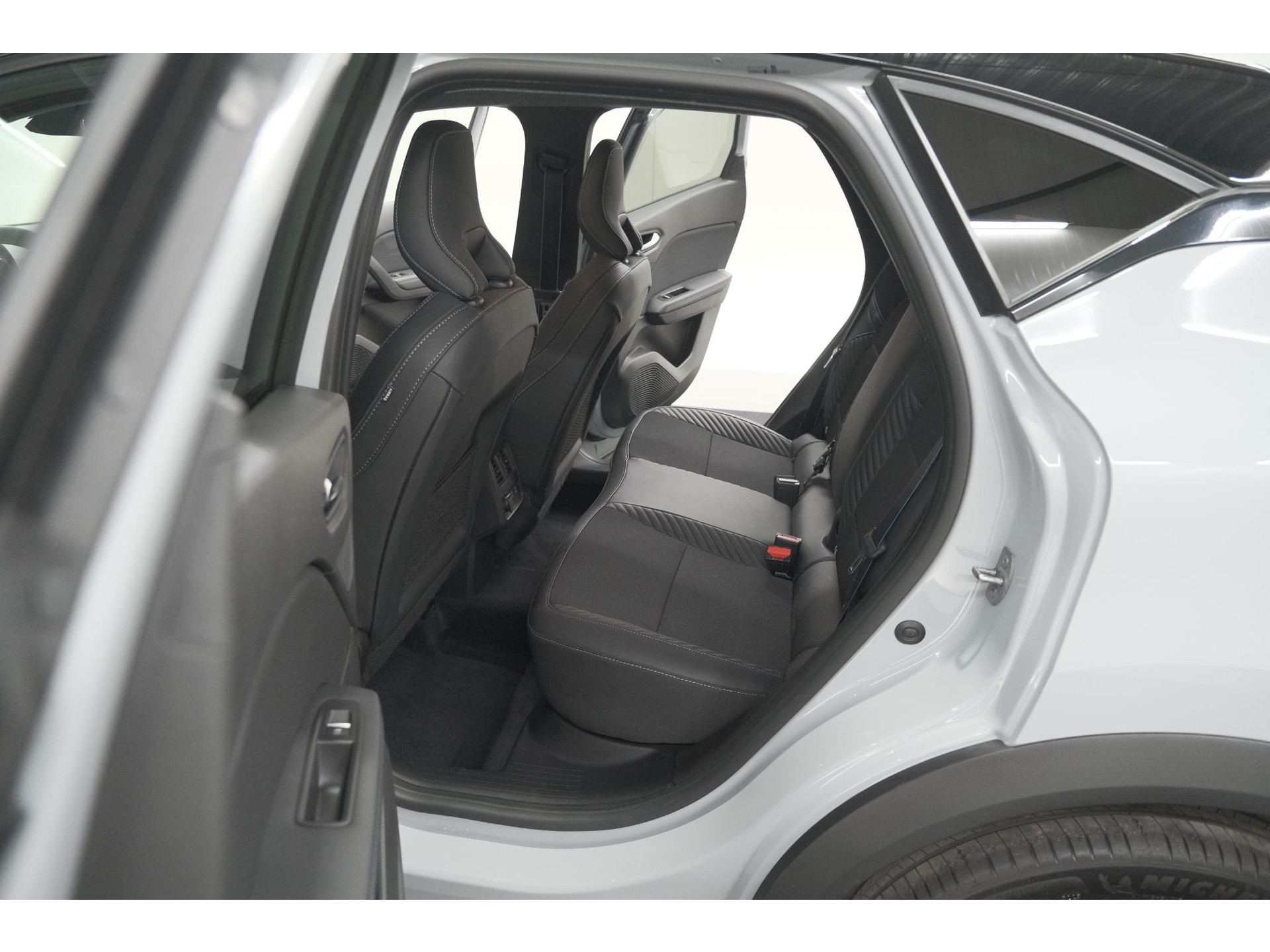 Renault Captur 1.8 E-Tech Full Hybrid 160 Esprit Alpine | Rondom Camerazicht | Dodehoekdetectie | Adaptieve Cruise Control