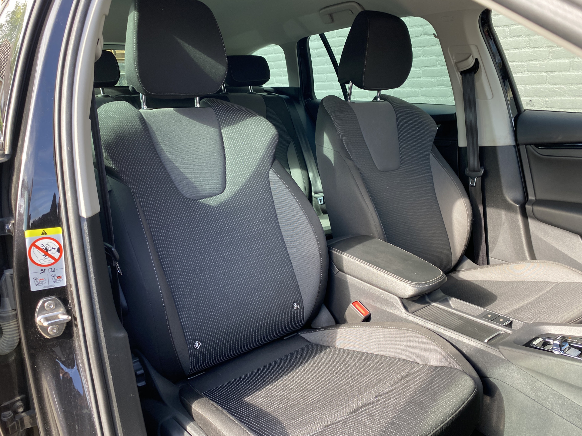 ŠKODA Octavia Combi 1.0 e-TSI Business Edition Plus AUT. | 1e eigenaar | dealer onderh. | navigatie | trekhaak | carplay | adaptieve cruise