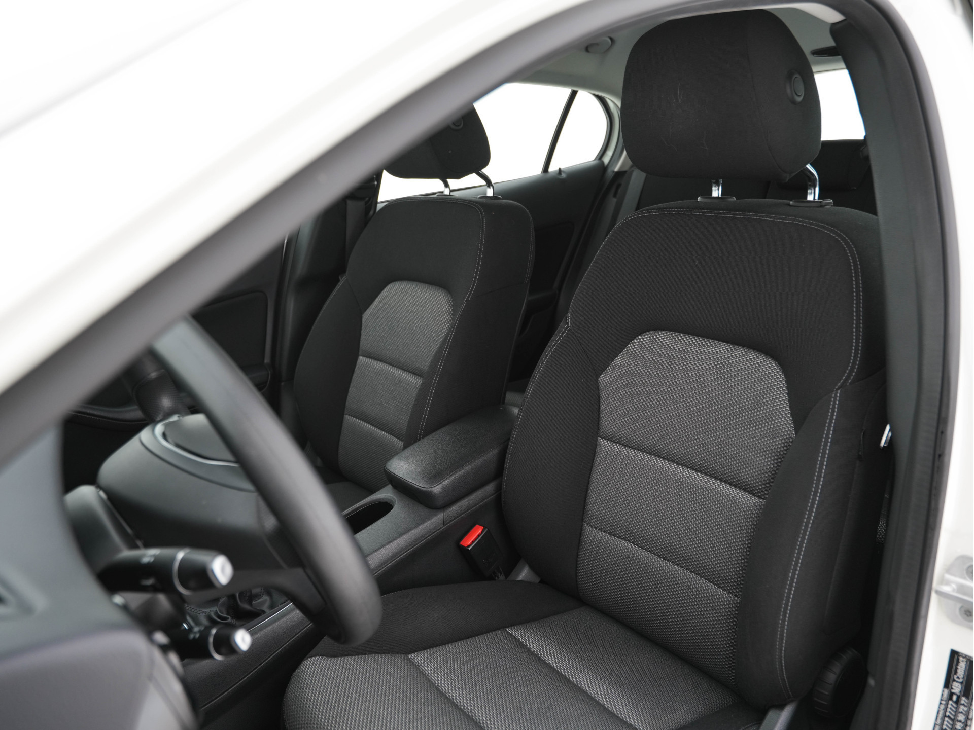 Mercedes-Benz GLA-klasse 200 CDI Ambition NAVI -FULLMAP | AIRCO | PDC | CRUISE | COMFORT-SEATS | 17"ALU*