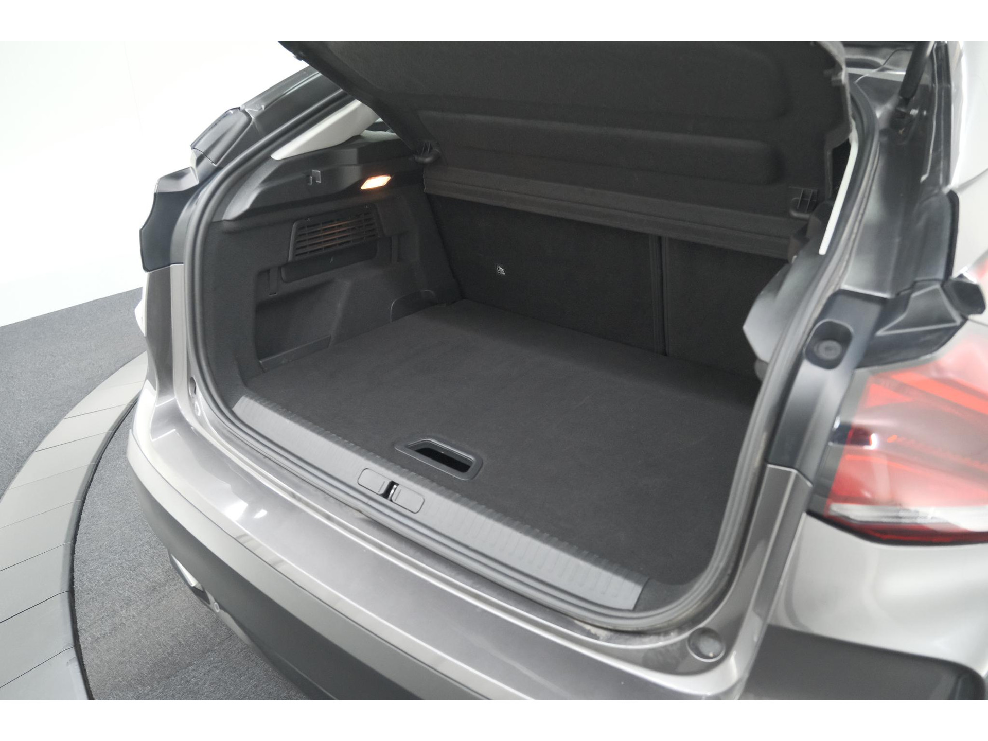 Citroen C4 Puretech 130 Feel Pack | Head-Up Display | Camera | Navigatie | Keyless Entry