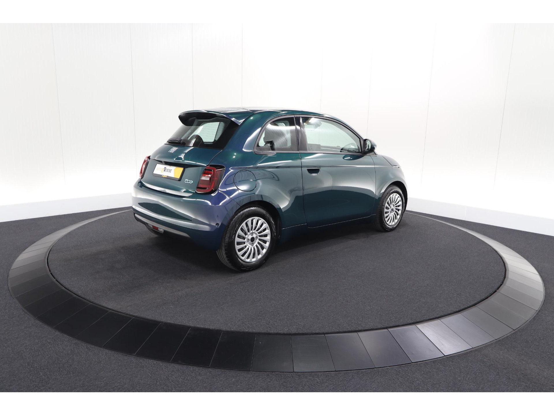 Fiat 500 Urban 42 kWh | 96,9% SOH | 3 Fase Laadfunctie | Camera | Apple Carplay | Parkeersensoren
