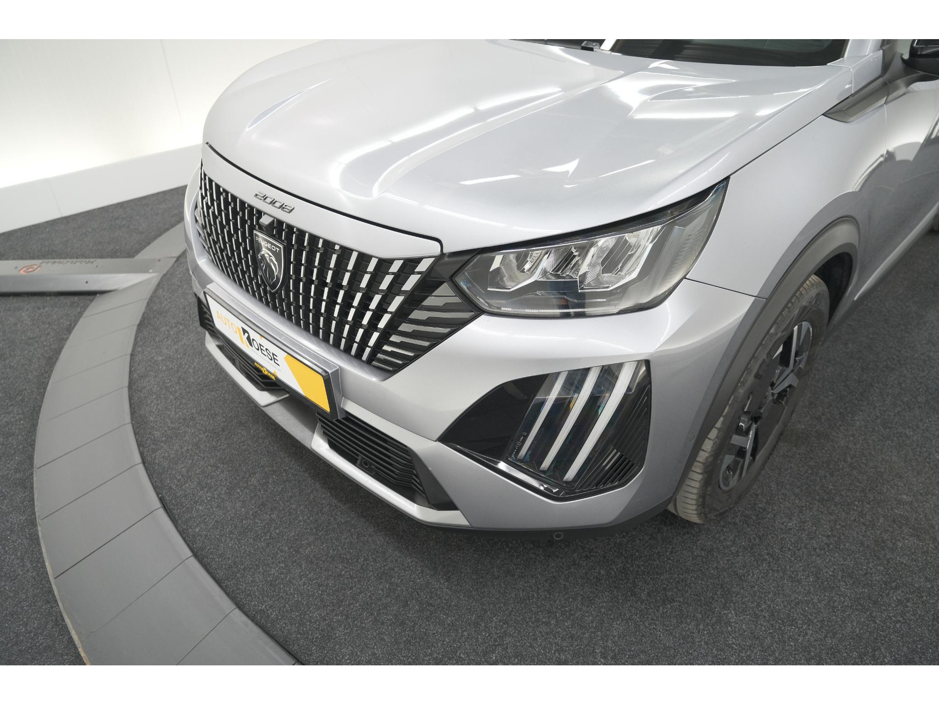 Peugeot 2008 Hybrid 136 e-DCS6 Allure | 360 Camera | Adaptieve Cruise Control | Dodehoekdetectie | Navigatie