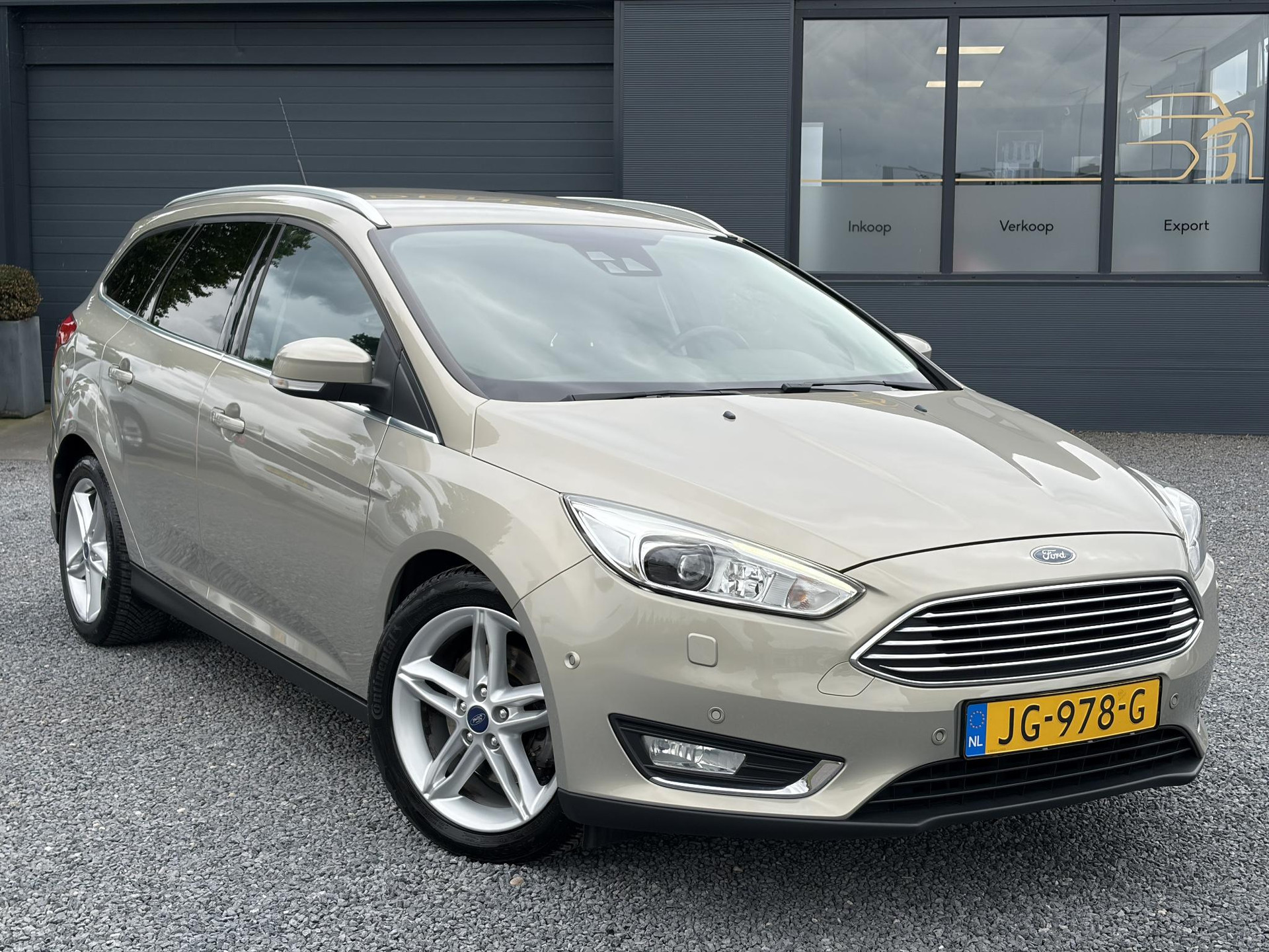 Ford Focus Wagon 1.5 Titanium Edition 1e Eigenaar,150pk,Navi,Camera,6 Bak,Stoelverw,Stuurverw,Leder,Lm velgen,Pdc V+A,Elekt.stoelen,Recent beurt gehad,Apk tot 03-2027