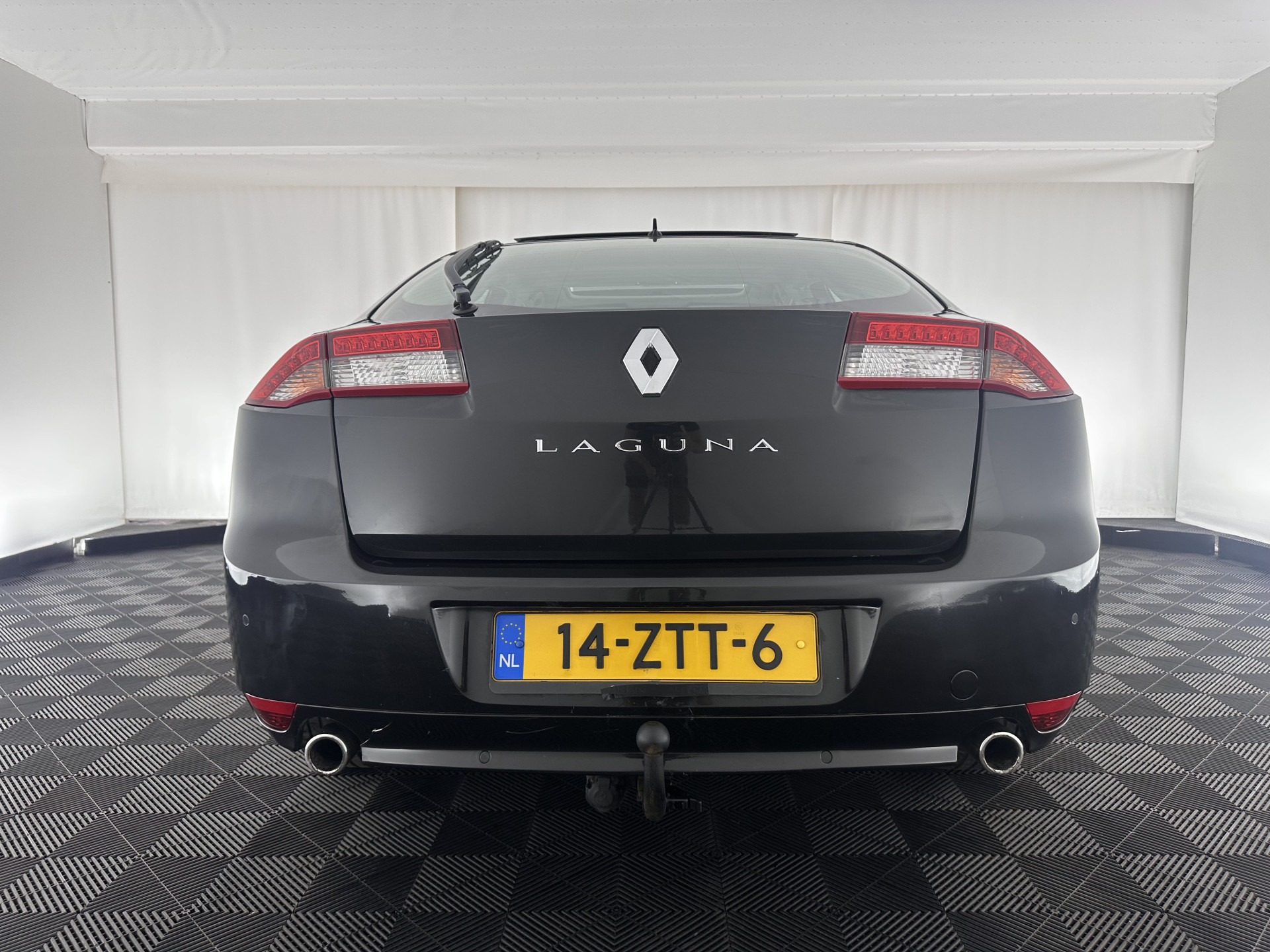 Renault Laguna 2.0 dCi S/S (INCL-BTW) *PANO | LEATHER-MICROFIBRE | BI-XENON | KEYLESS | NAVI-FULLMAP | COMFORT-SEATS | ECC | PDC | CRUISE | TOWBAR | 18''ALU*