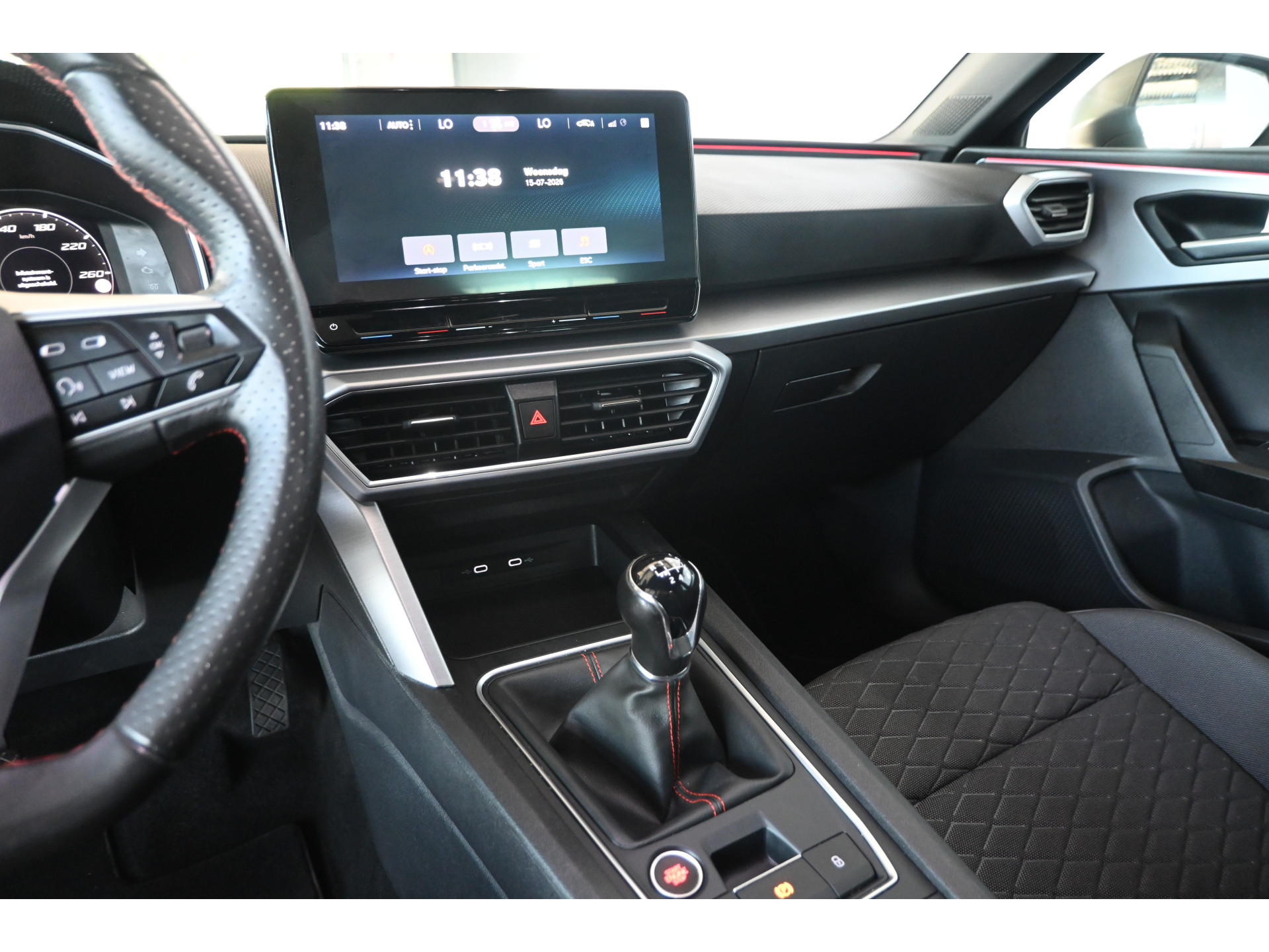 SEAT Leon 1.5 TSI FR Launch Edition Clima Navigatie Carplay Virtual LED Rijklaarprijs! Inruil Mogelijk!