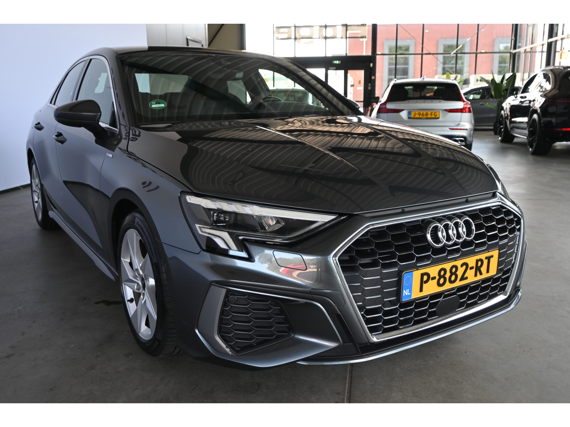 Audi A3 Limousine 30 TFSI S Edition Virtual Cockpit Adaptieve Cruise Led Clima Carplay Inruil Mogelijk!
