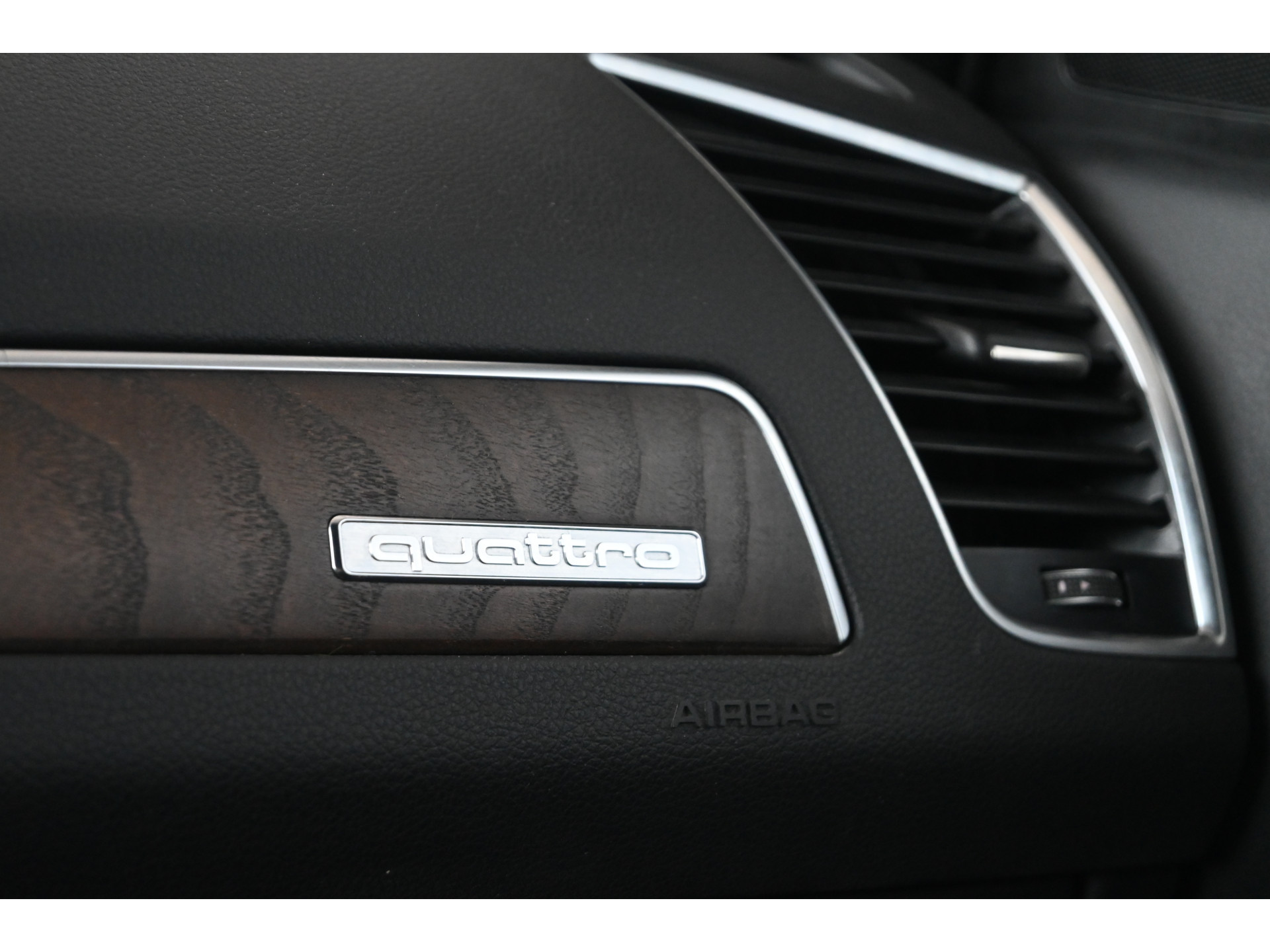 Audi Q5 3.0 TDI quattro S-line Clima Cruise control Navigatie LED 1e Eigenaar Inruil mogelijk
