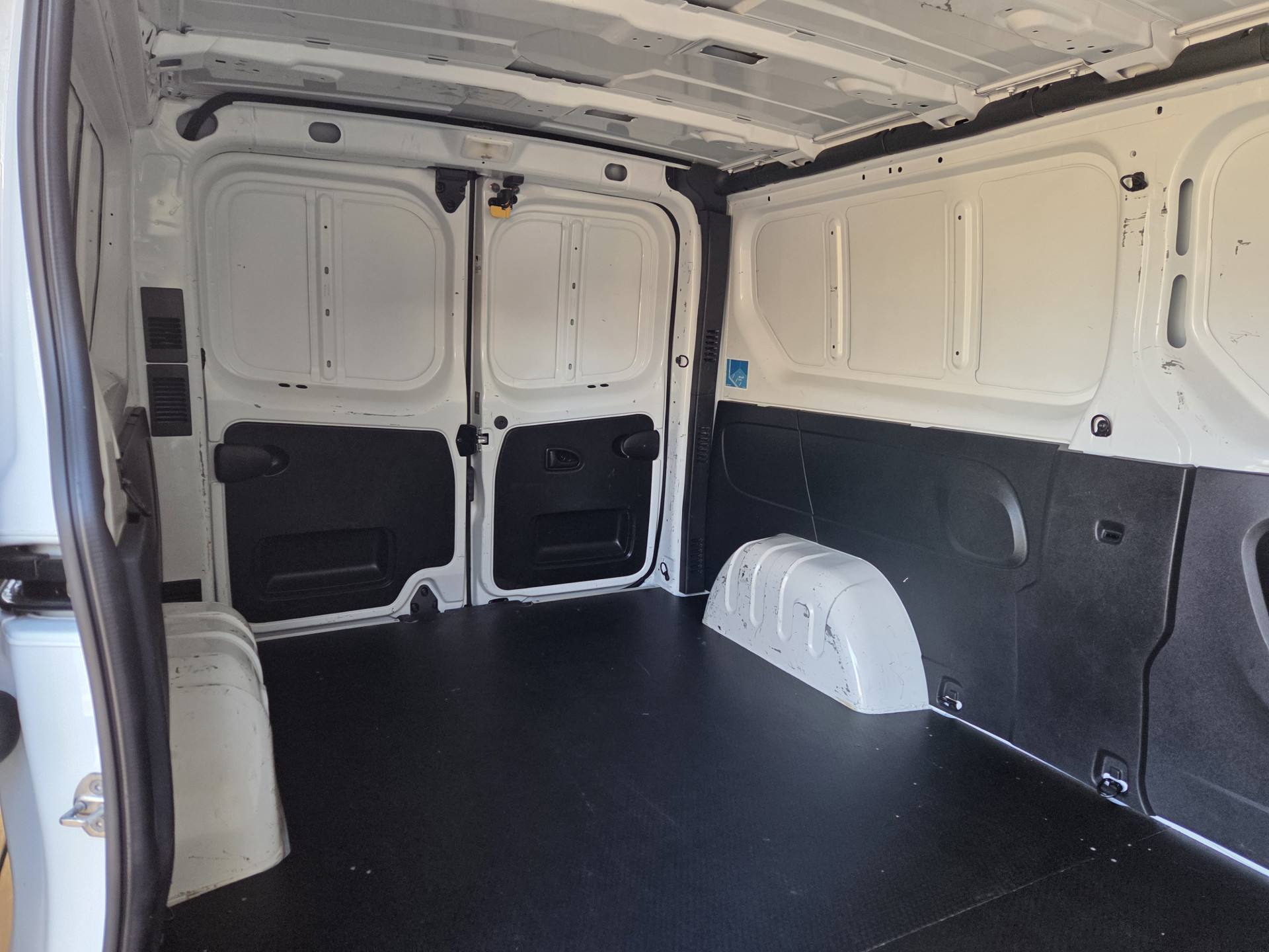 Renault Trafic 2.0 dCi 120Pk /88kw  L2 Airco  Parkeersensor Trekhaak Business