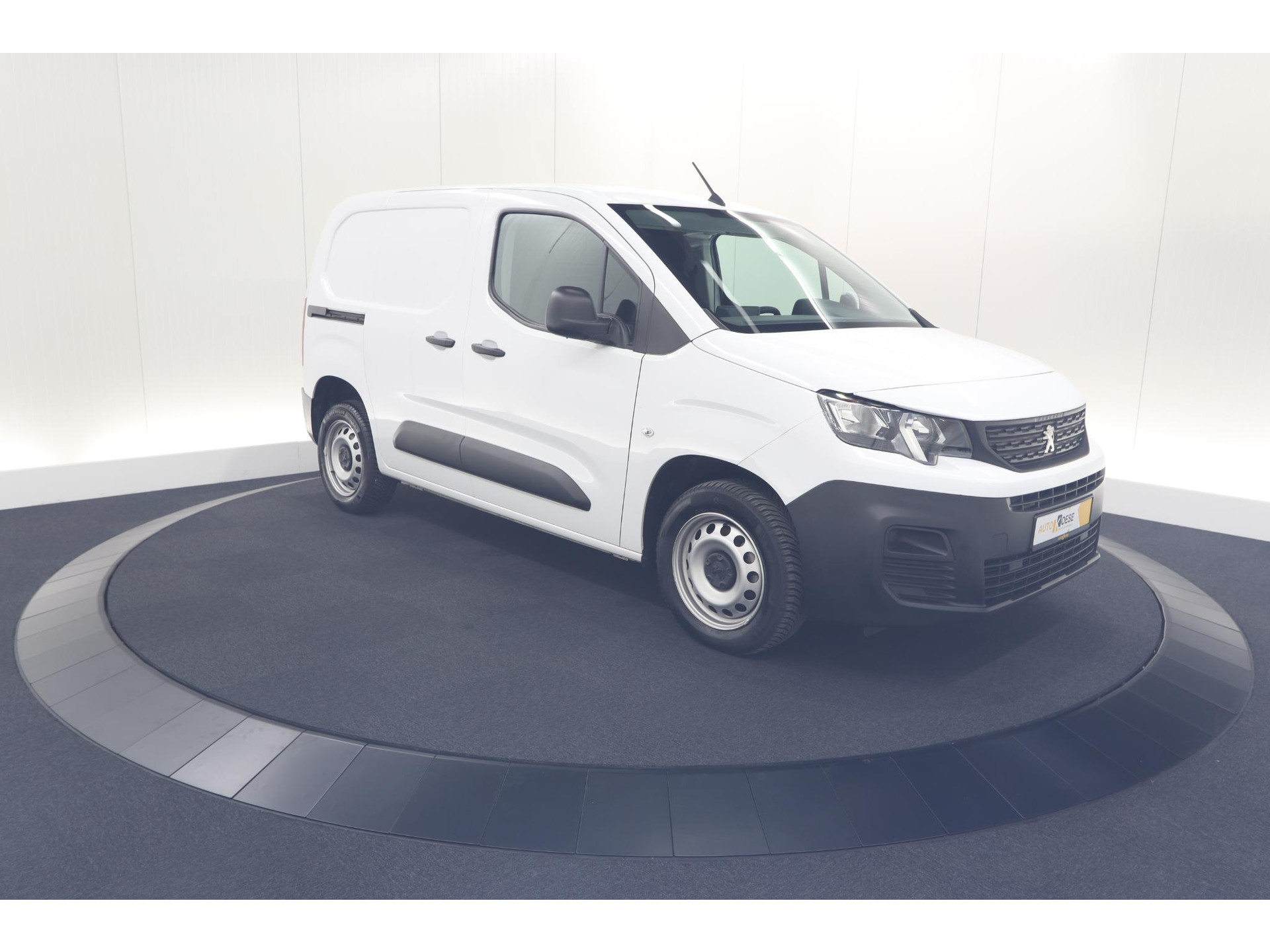 Peugeot Partner 1.5 BlueHDi 100 S&S L1 | Trekhaak | Laadruimte Pakket | Allseason Banden | Cruise Control