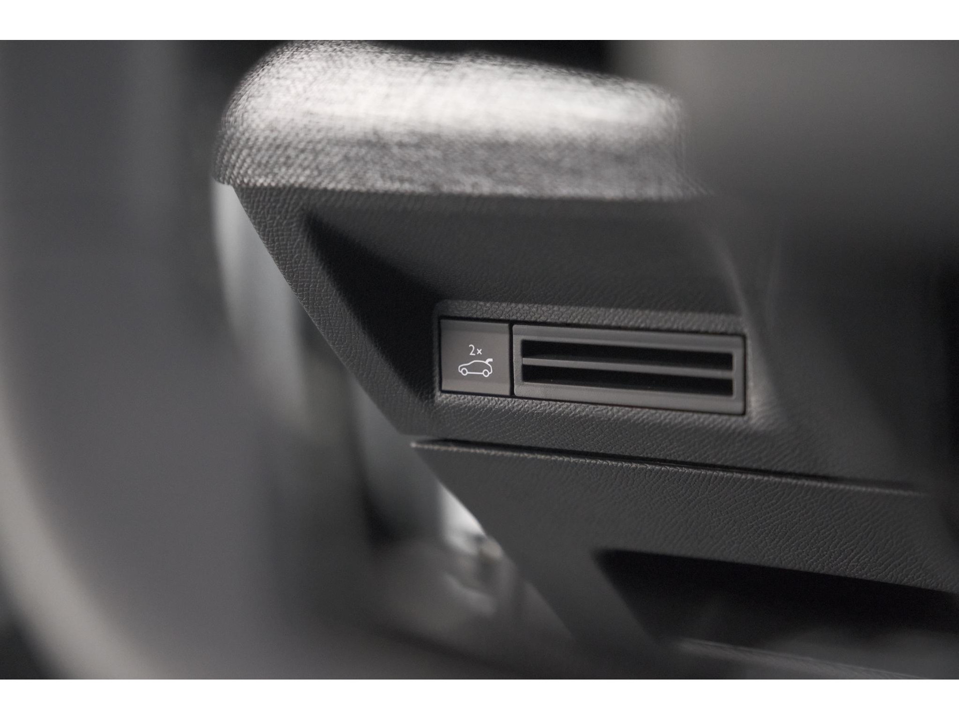 Peugeot 3008 1.2 Hybrid 145 GT | Camera | Adaptieve Cruise Control | Elektrische Kofferklep | Stuurwielverwarming