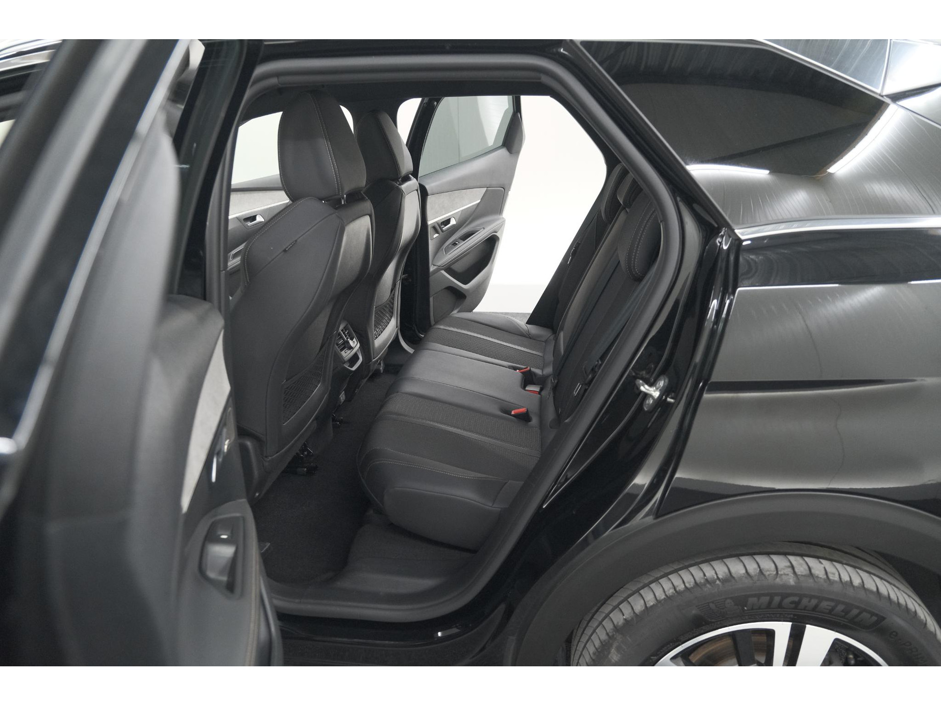 Peugeot 3008 1.2 Hybrid 136 GT | 360 Camera | Adaptieve Cruise Control | Elektronische Kofferklep | Navigatie