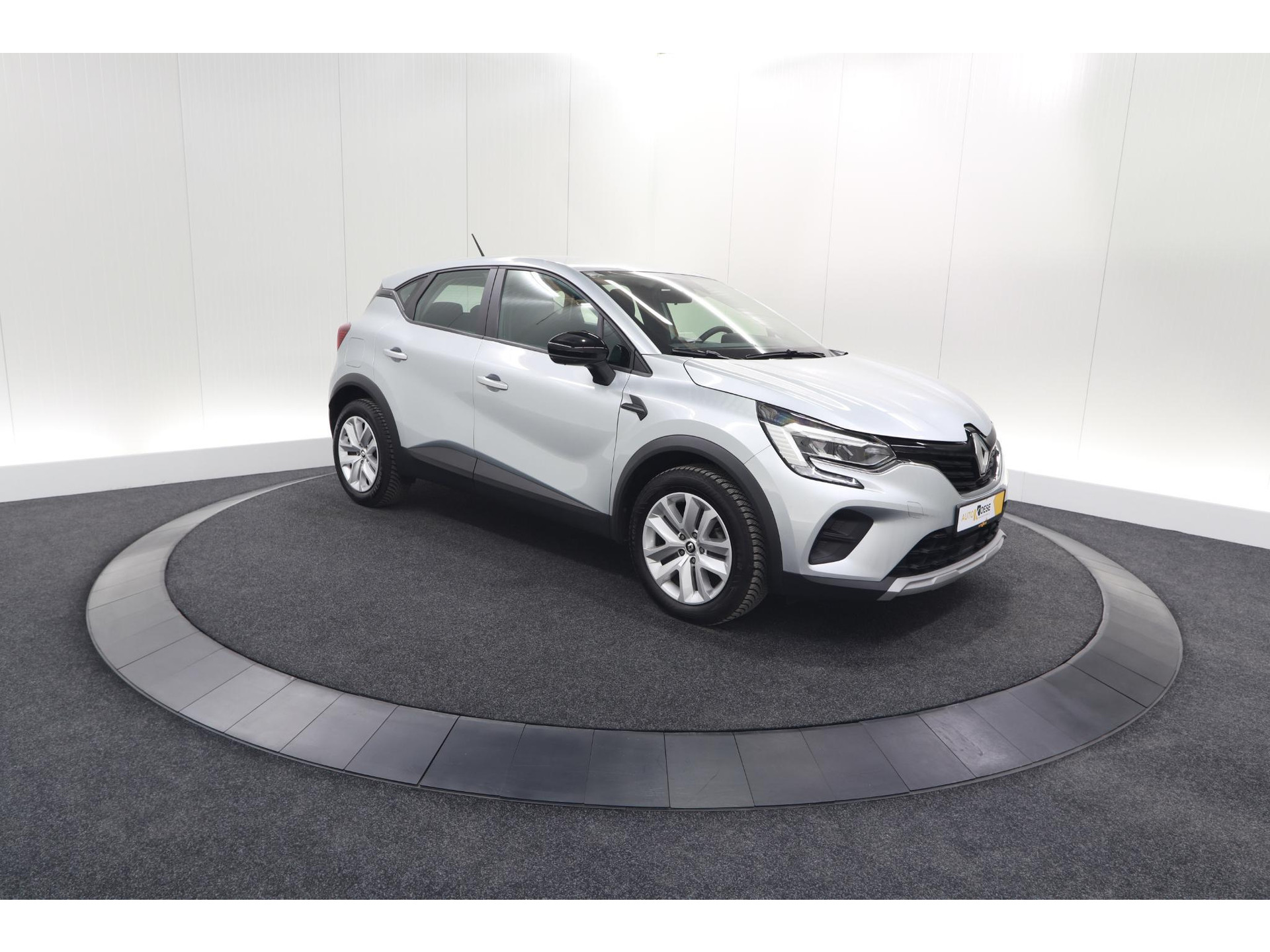 Renault Captur TCe 90 Evolution | Parkeersensoren | Navigatie | Allseason Banden | Apple Carplay