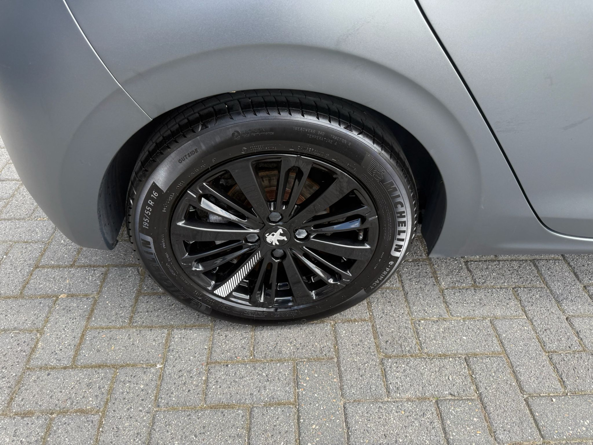 Peugeot 208 1.2 110PK Allure | 2E EIGENAAR | 3/6/12MND GARANTIE | PANO | DAB | CARPLAY | NAVI | CRUISE | JBL | AIRCO | TREKHAAK | MAT |
