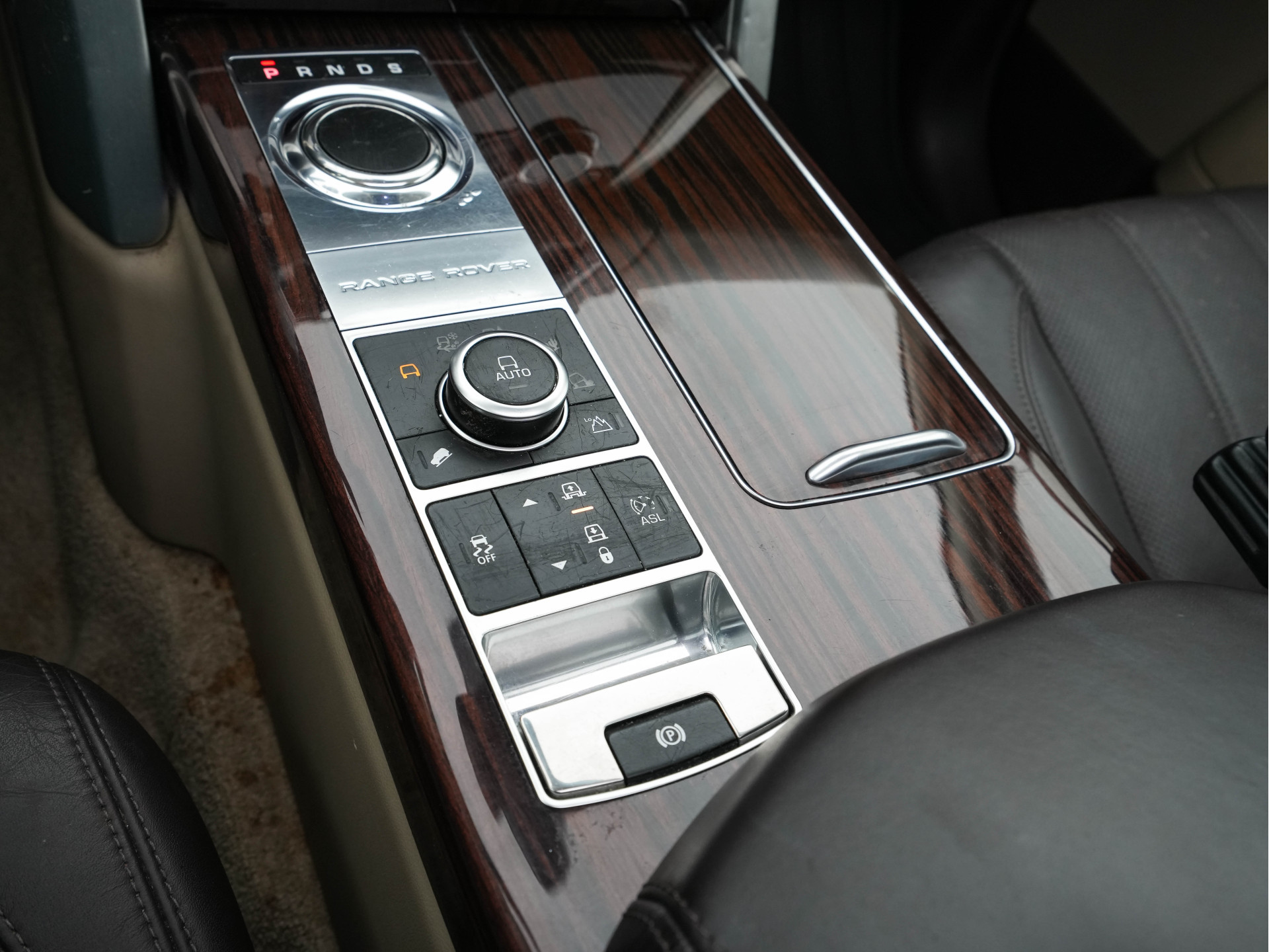 Land Rover Range Rover 4.4 SDV8 Vogue AWD Aut. *PANO | DIGI-COCKPIT | MERIDIAN-AUDIO | SURROUND-VIEW | MEMORY-PACK |  KEYLESS | OXFORD-FULL-LEATHER | BI-XENON | NAVI-FULLMAP | ECC | PDC | CRUISE | COMFORT-SEATS | 21"ALU*