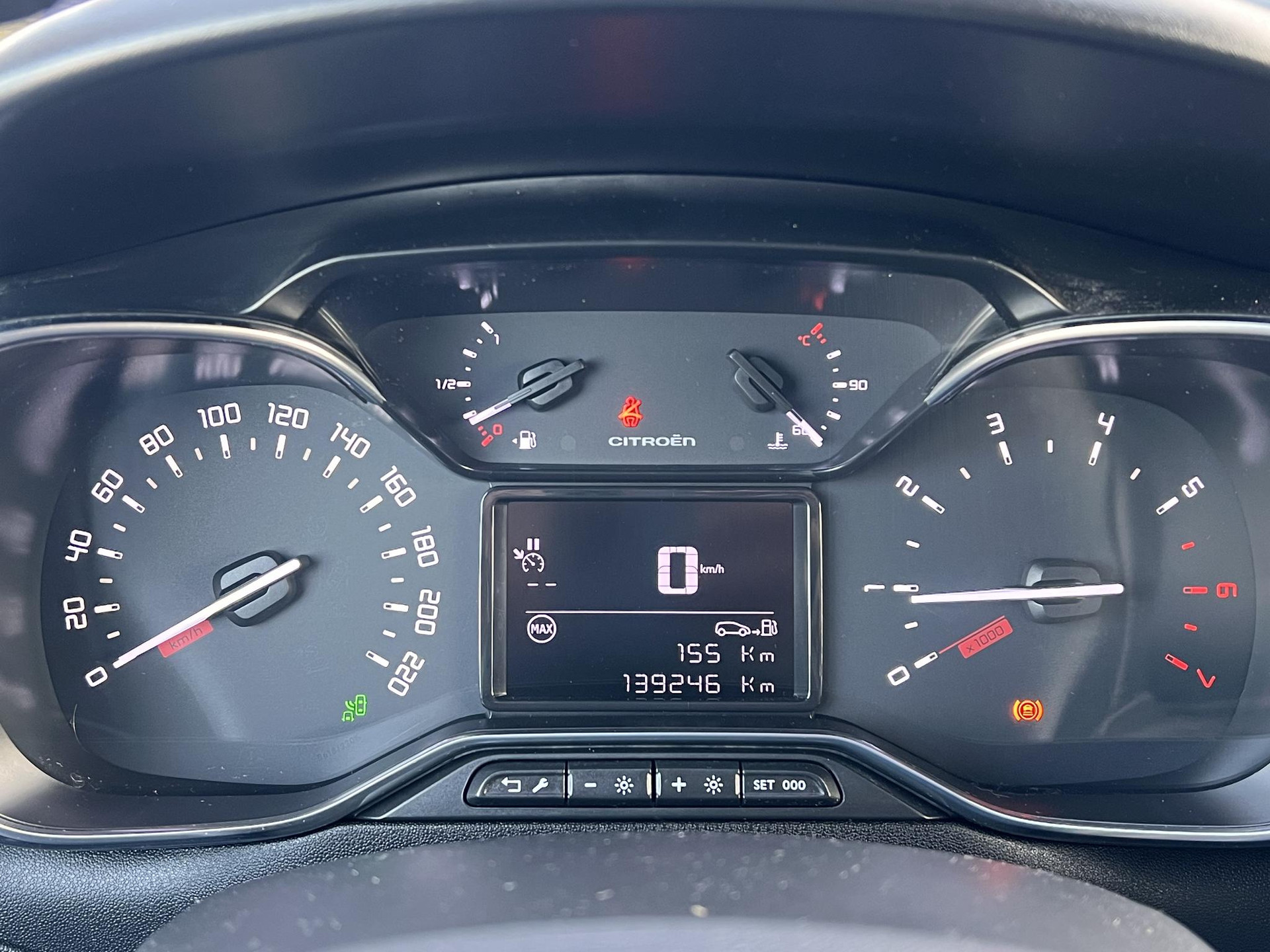 Citroen C3 1.2 PureTech S&S Shine 110pk,D-riem vv in 2023,2e Eigenaar,Camera,Navi,Clima,Cruise,Pdc V+A,APK tot 01-2027