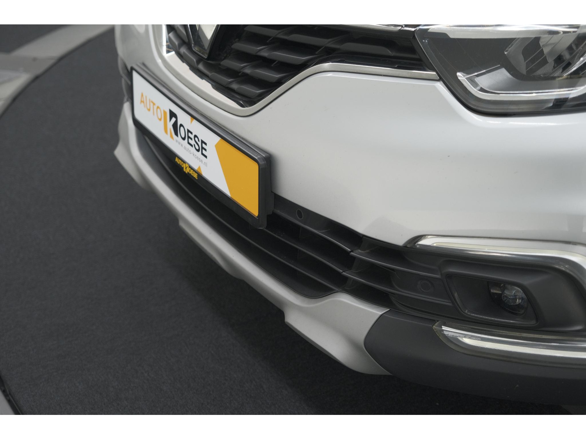 Renault Captur TCe 90 Intens | Camera | Dodehoekdetectie | Navigatie | Parkeersensoren