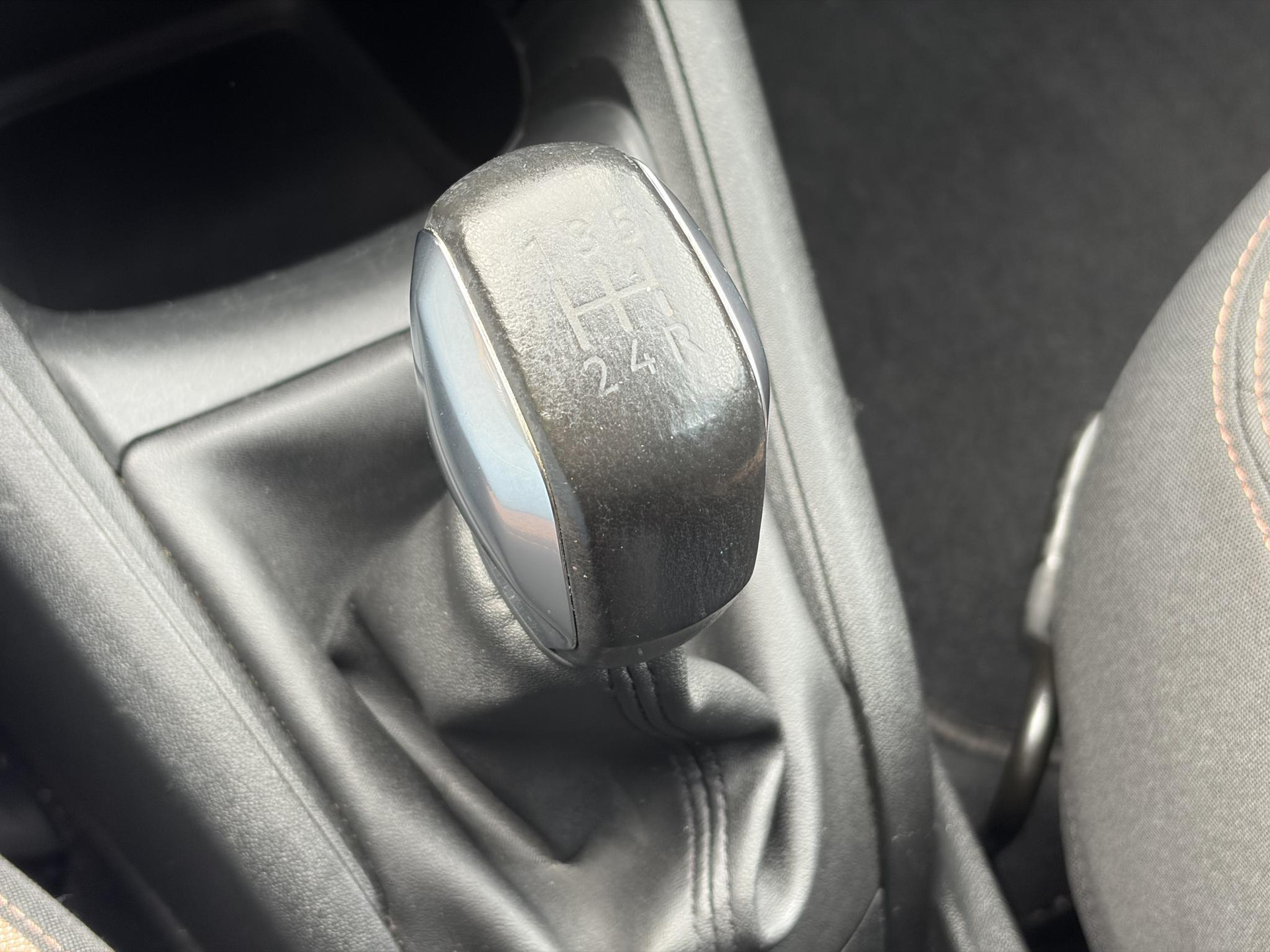 Peugeot 208 1.2 VTi Urban Soul ✓1e Eigenaar✓Trekhaak✓Navi✓Airco✓Cruise✓Pdc✓Lm velgen✓5 Deurs✓Zeer Zuinig✓N.A.P✓Apk tot 03-2027