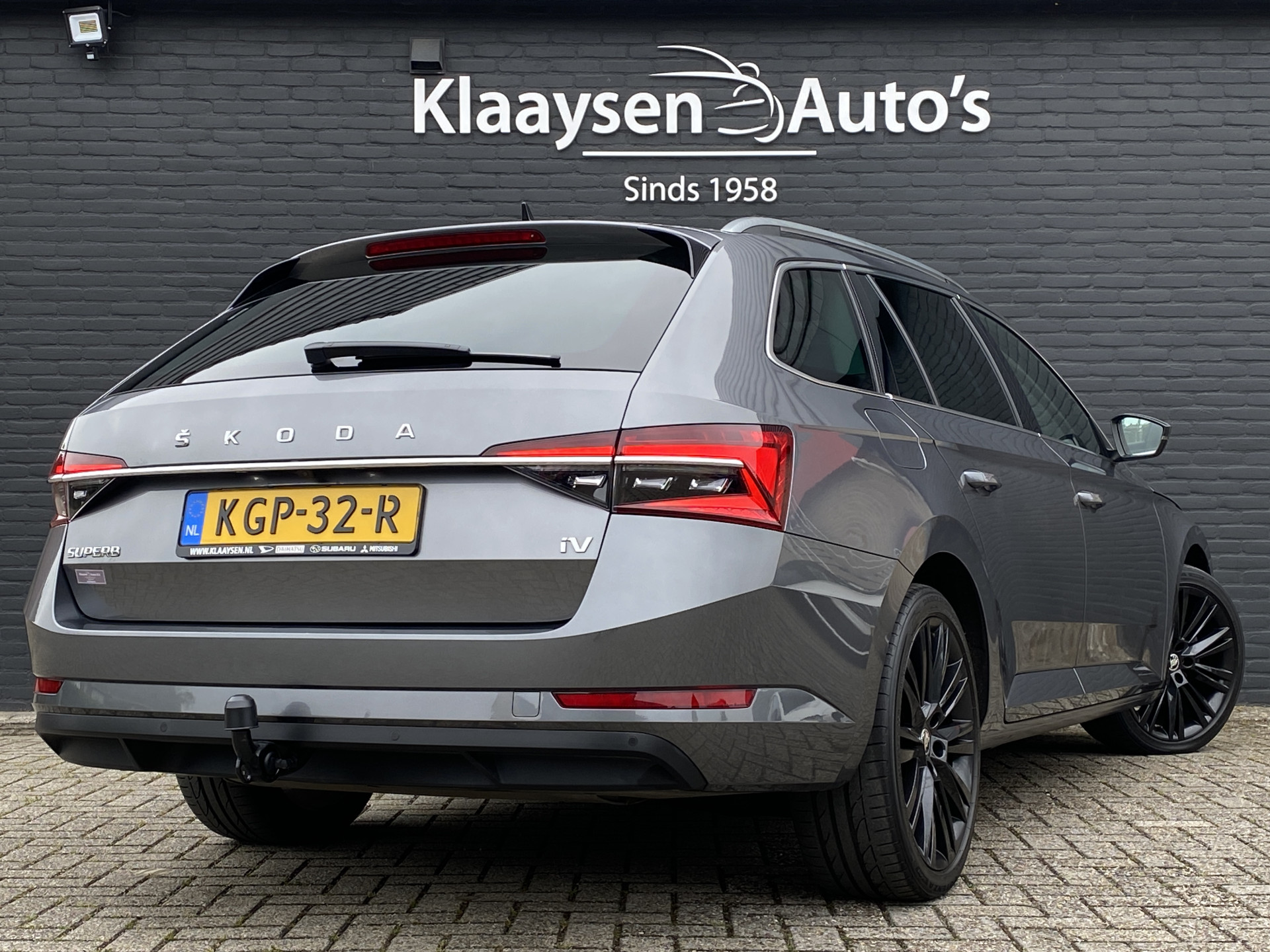 ŠKODA Superb Combi 1.4 TSI iV 218 pk Business Edition Plus AUT. | 1e eigenaar | navigatie | panoramadak | trekhaak | leder interieur