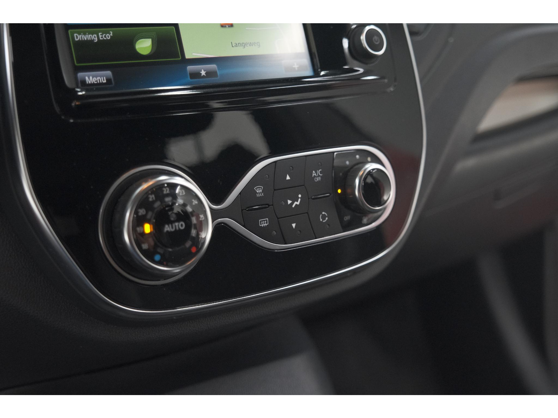 Renault Captur TCe 120 EDC Intens | Trekhaak | Camera | Navigatie | Parkeersensoren