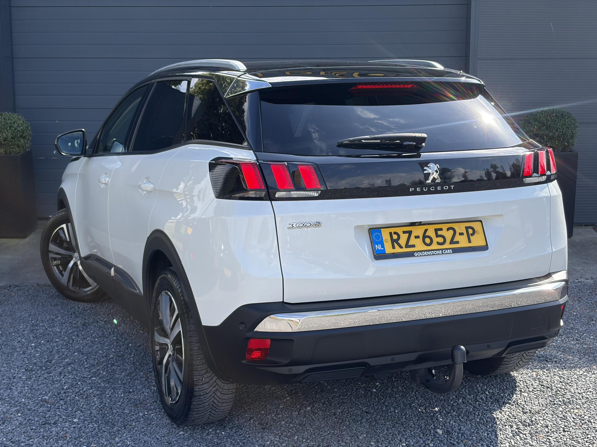 Peugeot 3008 1.2 PureTech Allure ✓1e Eigenaar✓D-riem vv 2024✓360° Camera✓Navi✓Trekhaak✓Carplay✓131pk✓Dealer Onderhouden✓Keyless✓Memory stoelen✓Halfleder✓Pdc V+A✓Stoelverw✓Dodehoeksensor✓17''Lm velgen✓N.A.P✓Apk tot 03-2027